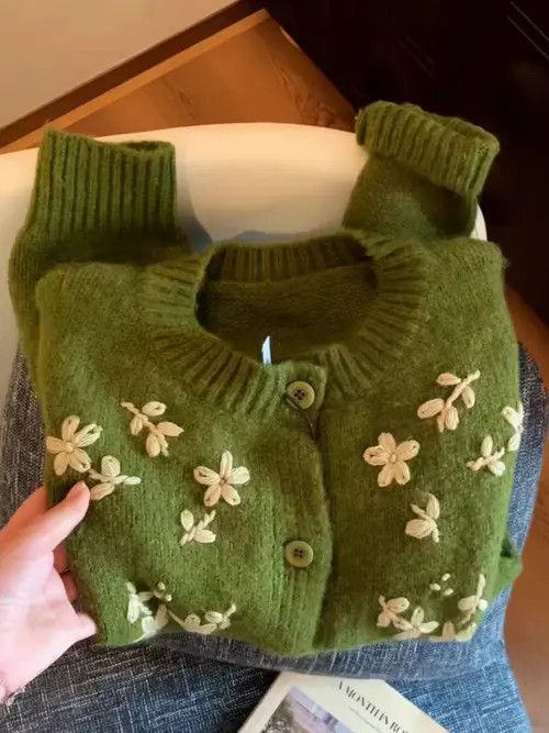 Japanese Brand Green loose flower embroidered knitted cardigan sweater Size S / US 4 / IT 40 - 2 Thumbnail