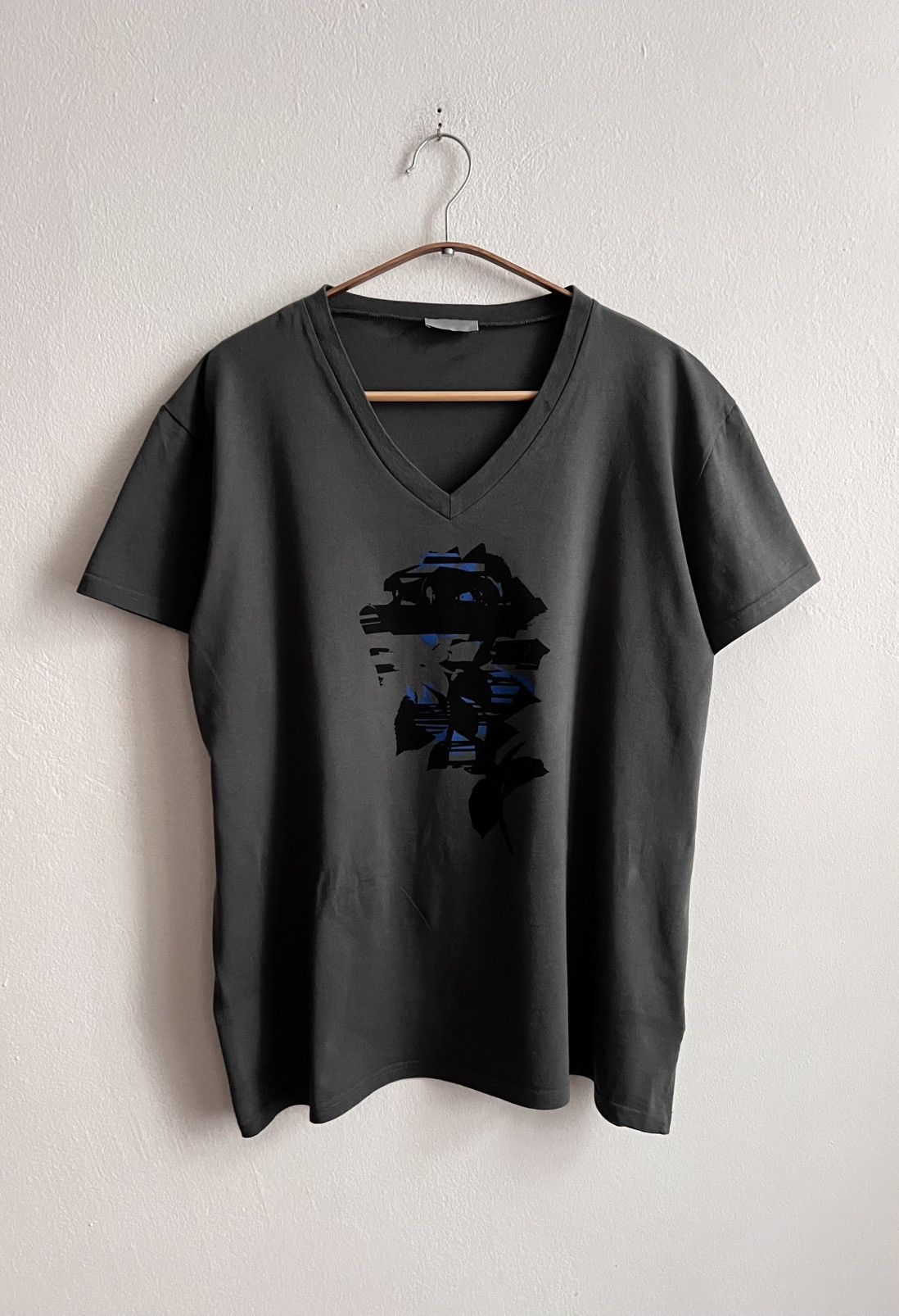Dior Dior homme v cut t-shirt Size US L / EU 52-54 / 3 - 1 Thumbnail