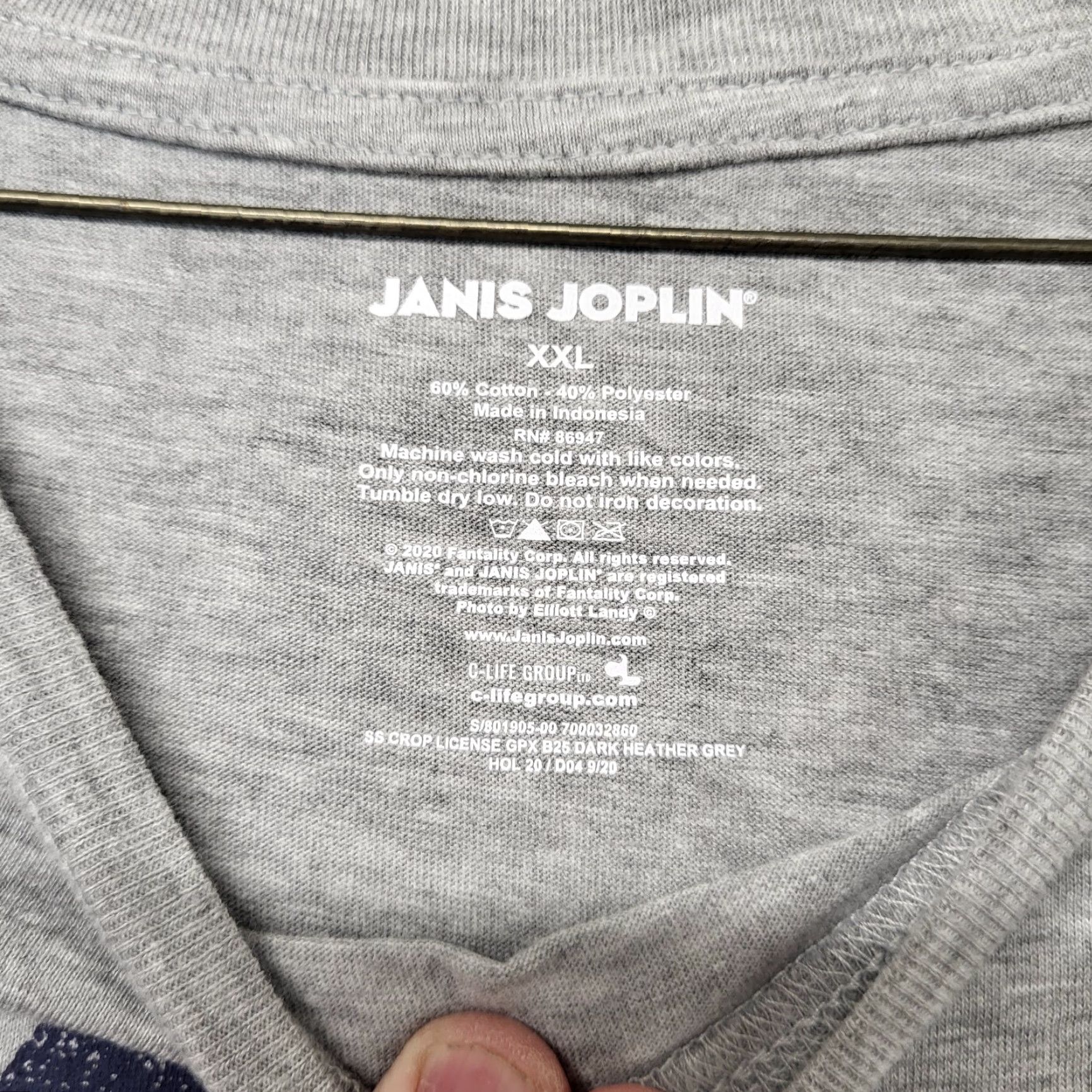 Old Navy VINTAGE Old Navy Janis Joplin TShirt Woman CropTee Gray XXL Graphic Pop Culture Shirt Womens Size XXL / US 16-18 / IT 52-54 - 4 Thumbnail