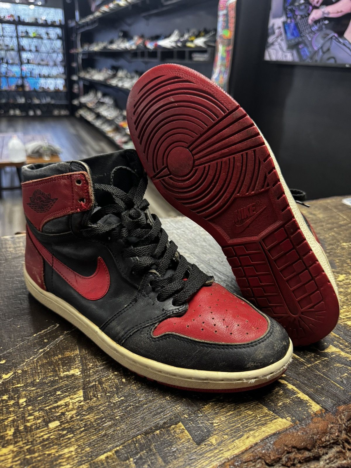 Jordan Brand Original 1985 Jordan 1 High Black Red Bred Sneakers Size US 12 / EU 45 - 8 Thumbnail
