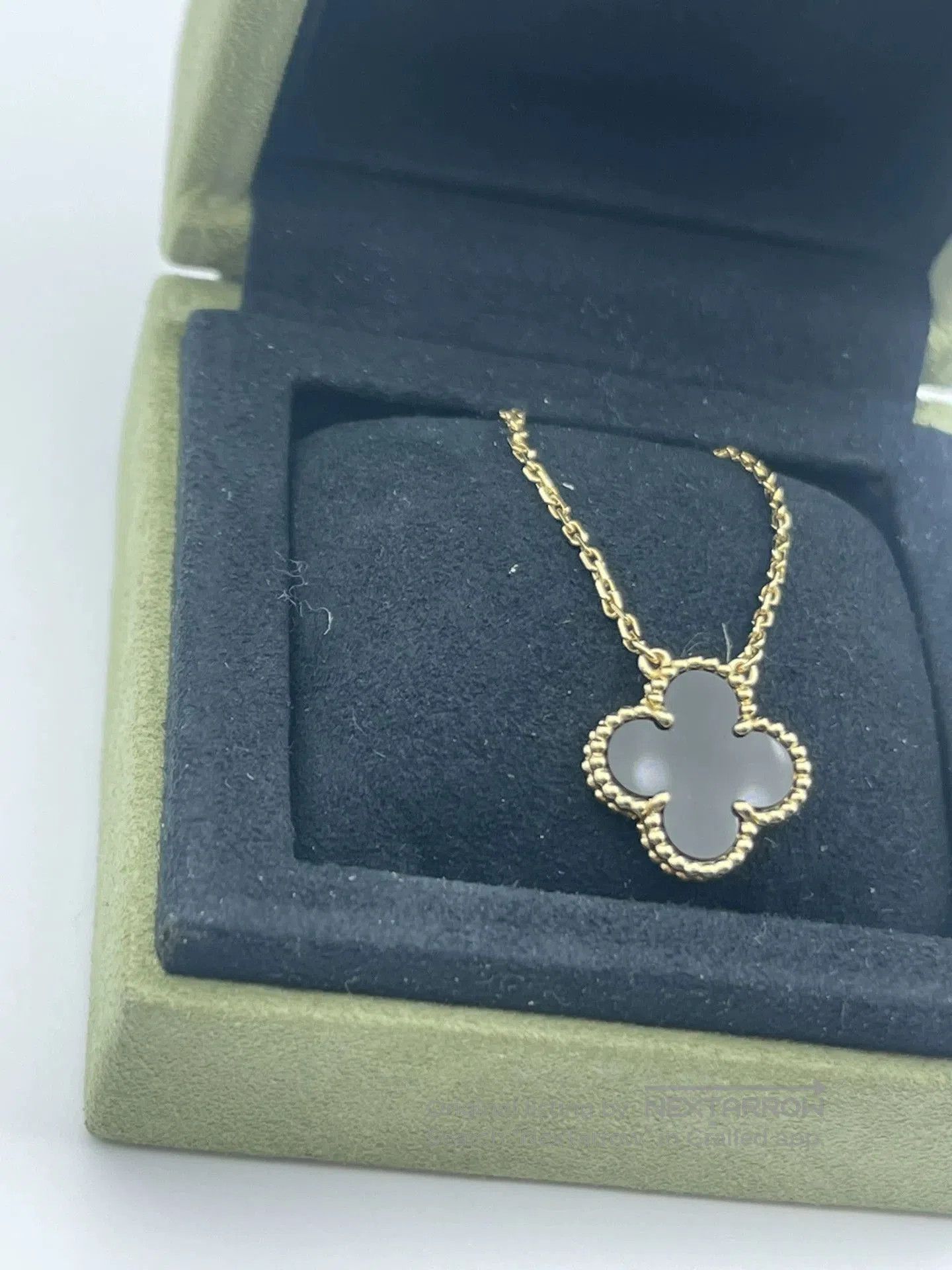 Van Cleef & Arpels VCA Alhambra Black Flower 18K Gold Necklace. Size ONE SIZE - 3 Thumbnail