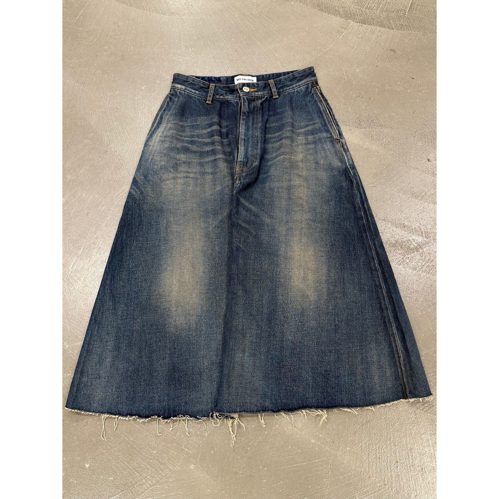 Balenciaga 2020 Balenciaga faded wide skirt Size 27" / US 4 / IT 40 - 2 Thumbnail