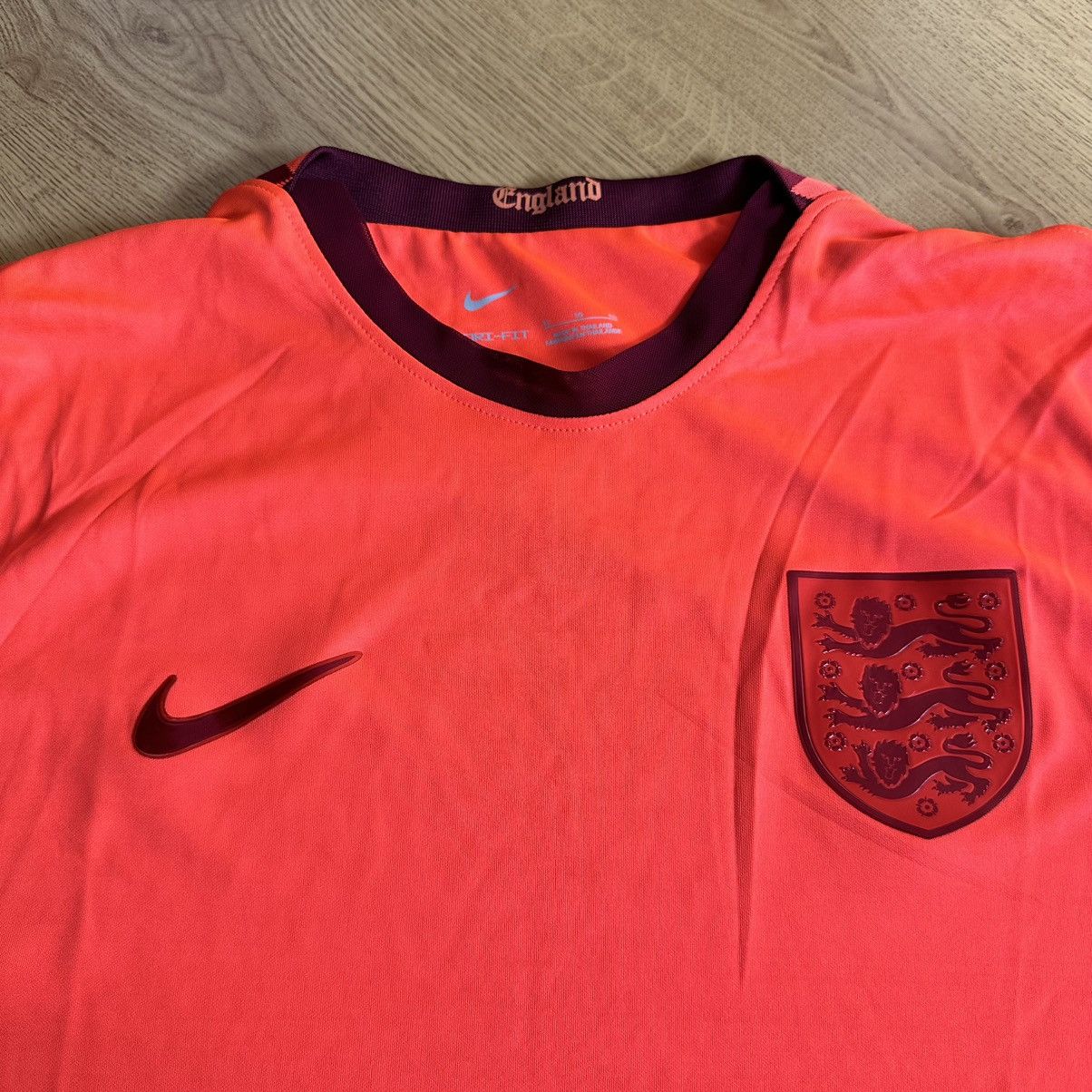 Nike ENGLAND NATIONAL TEAM 2022 FOOTBALL SHIRT JERSEY NIKE Size US XL / EU 56 / 4 - 2 Thumbnail