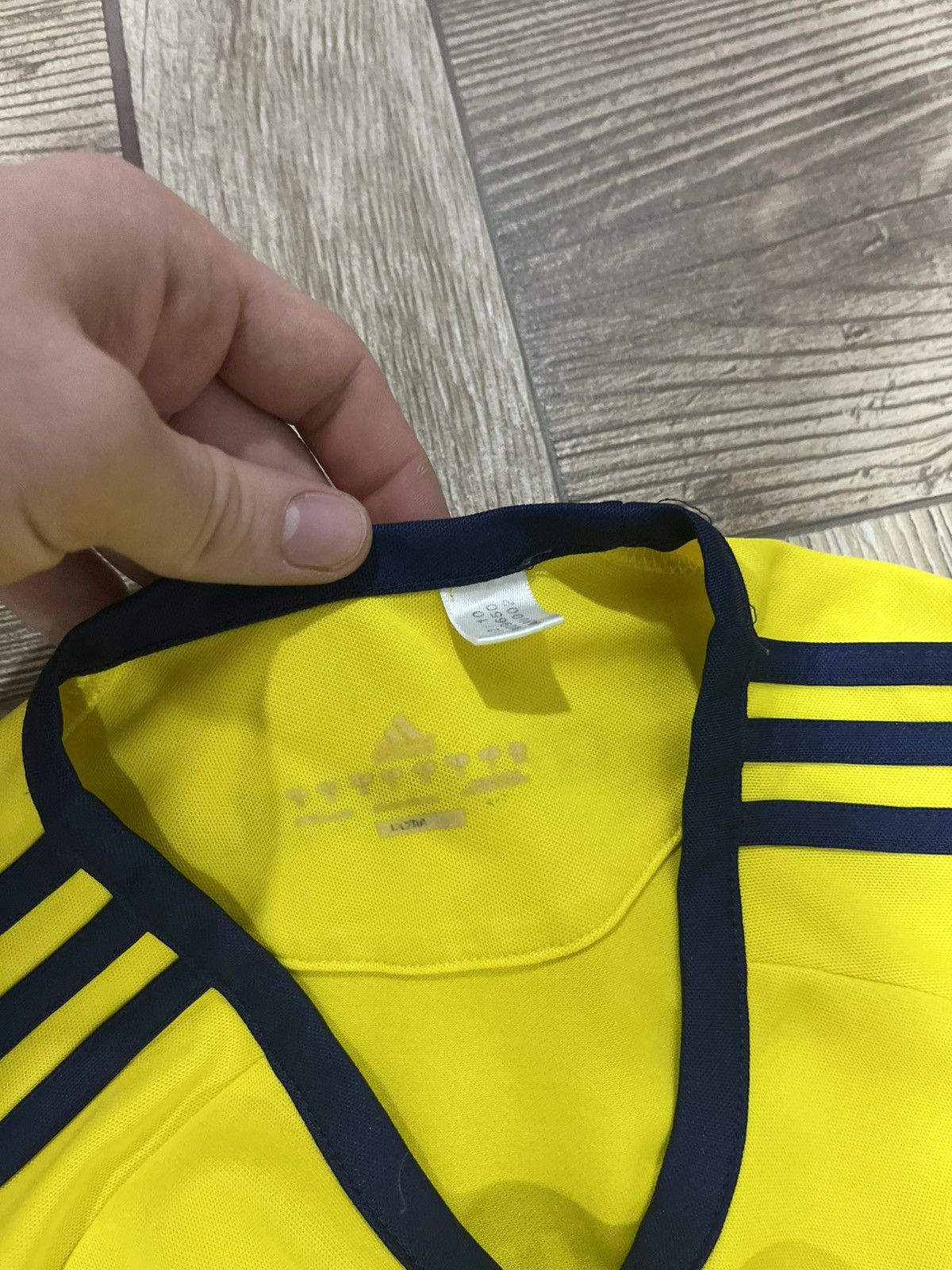 Adidas Colombia National Team Jersey – “JAMES” Back Print Size US L / EU 52-54 / 3 - 4 Thumbnail