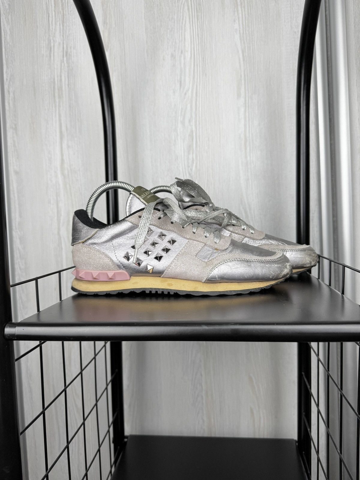Valentino Valentino Garavani Rockstud grey/silver/pink lowtop sneakers Size US 8 / IT 38 - 2 Thumbnail