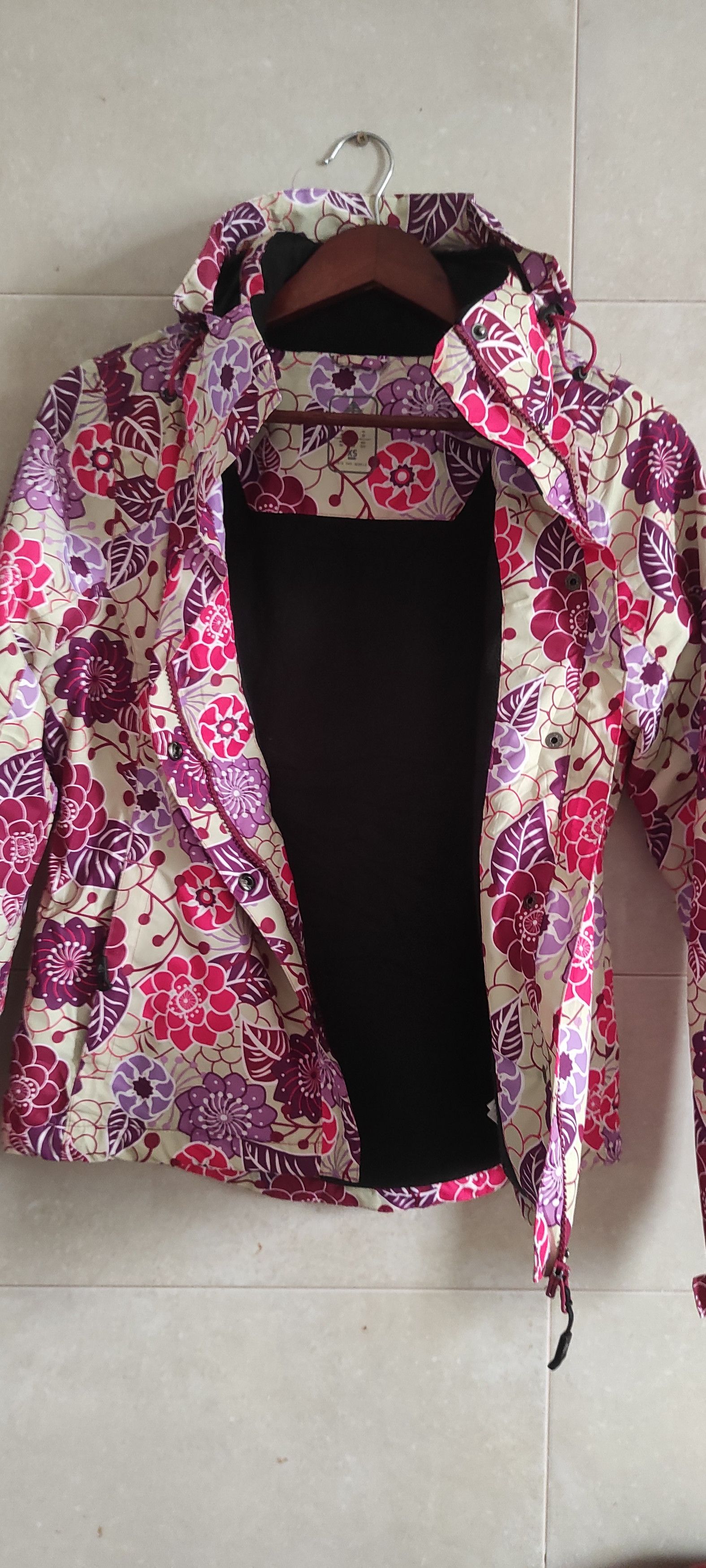 Other Berg Outdoor Weatherproof Floral waterproof Hooded Jacket Size S / US 4 / IT 40 - 12 Thumbnail