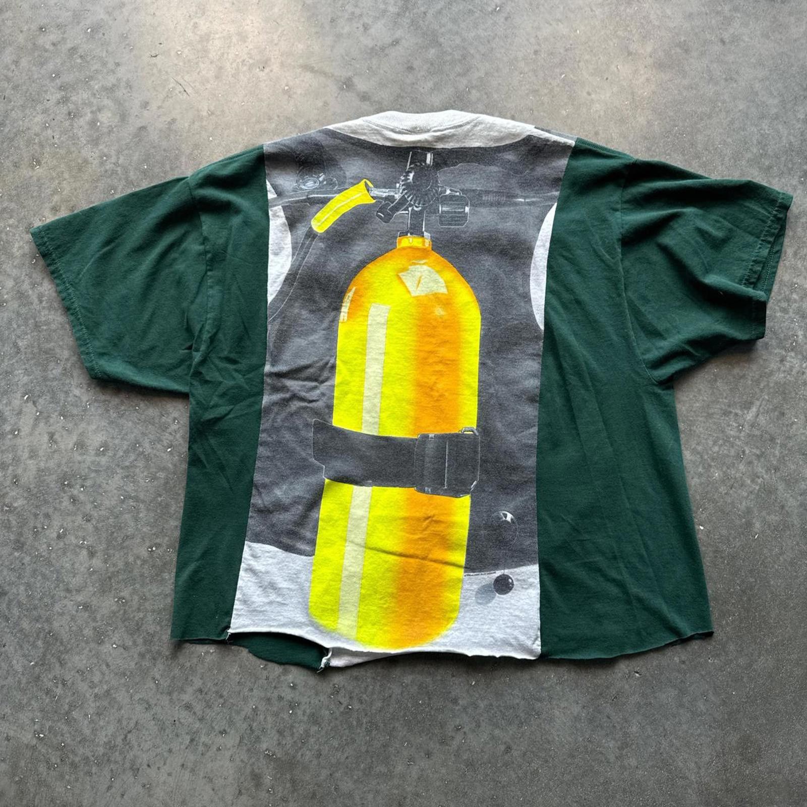 Other Poor Parker Reworked 3 Panel "Scuba Diver" Vintage T-Shirt Size US XL / EU 56 / 4 - 2 Thumbnail