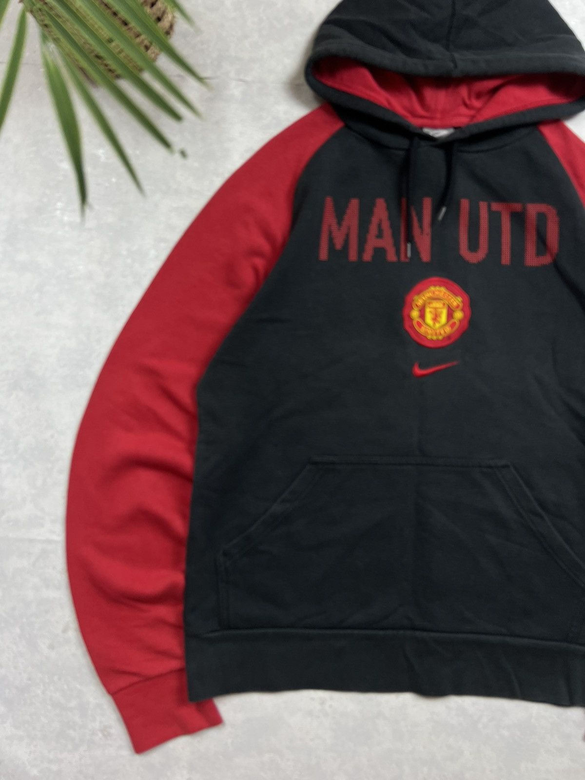 Nike 00s Nike Manchester United Central Swoosh Vintage Y2K Hoodie Size US M / EU 48-50 / 2 - 2 Thumbnail