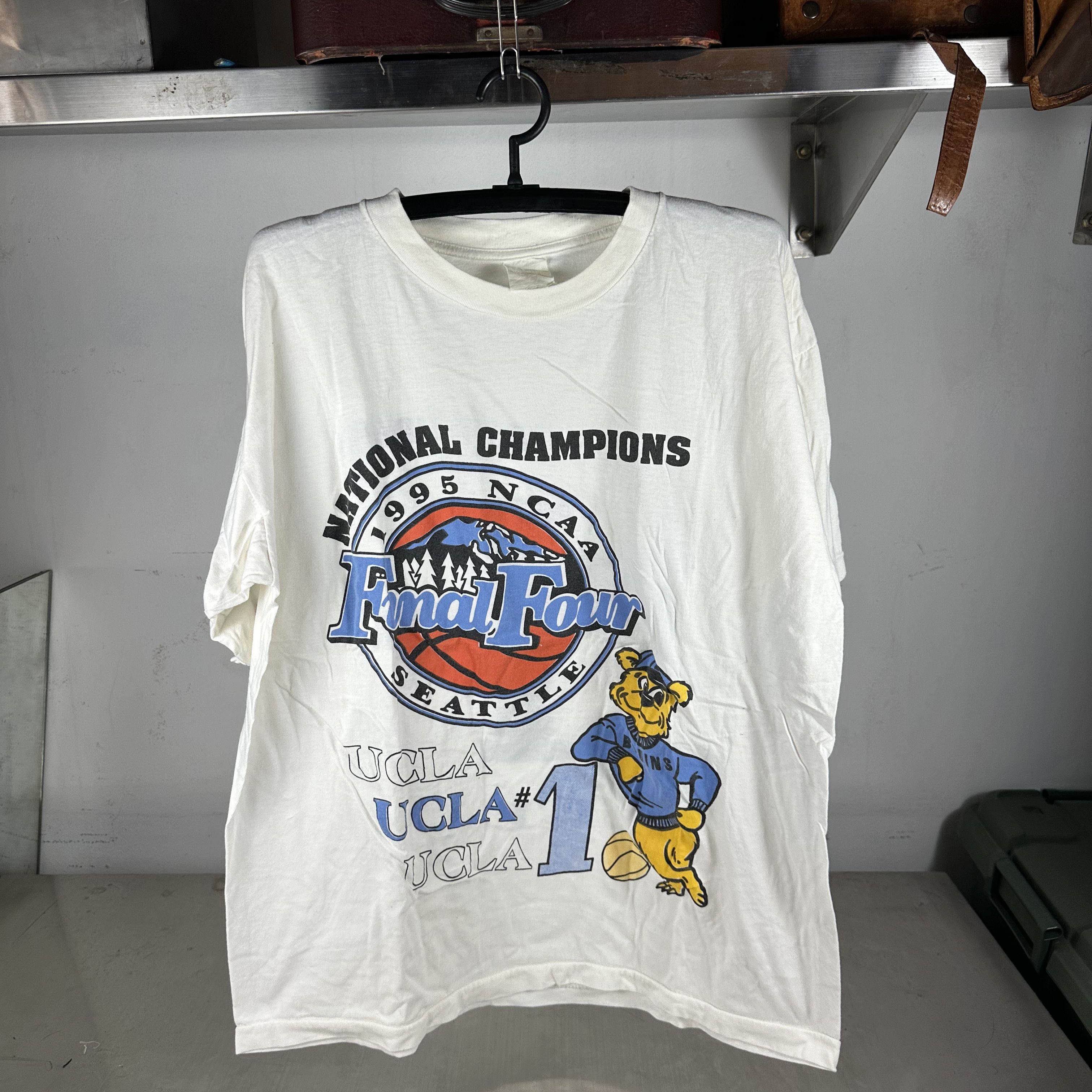 Vintage Vintage 1995 UCLA Bruins NCAA National Champions T-Shirt Size US XL / EU 56 / 4 - 1 Thumbnail