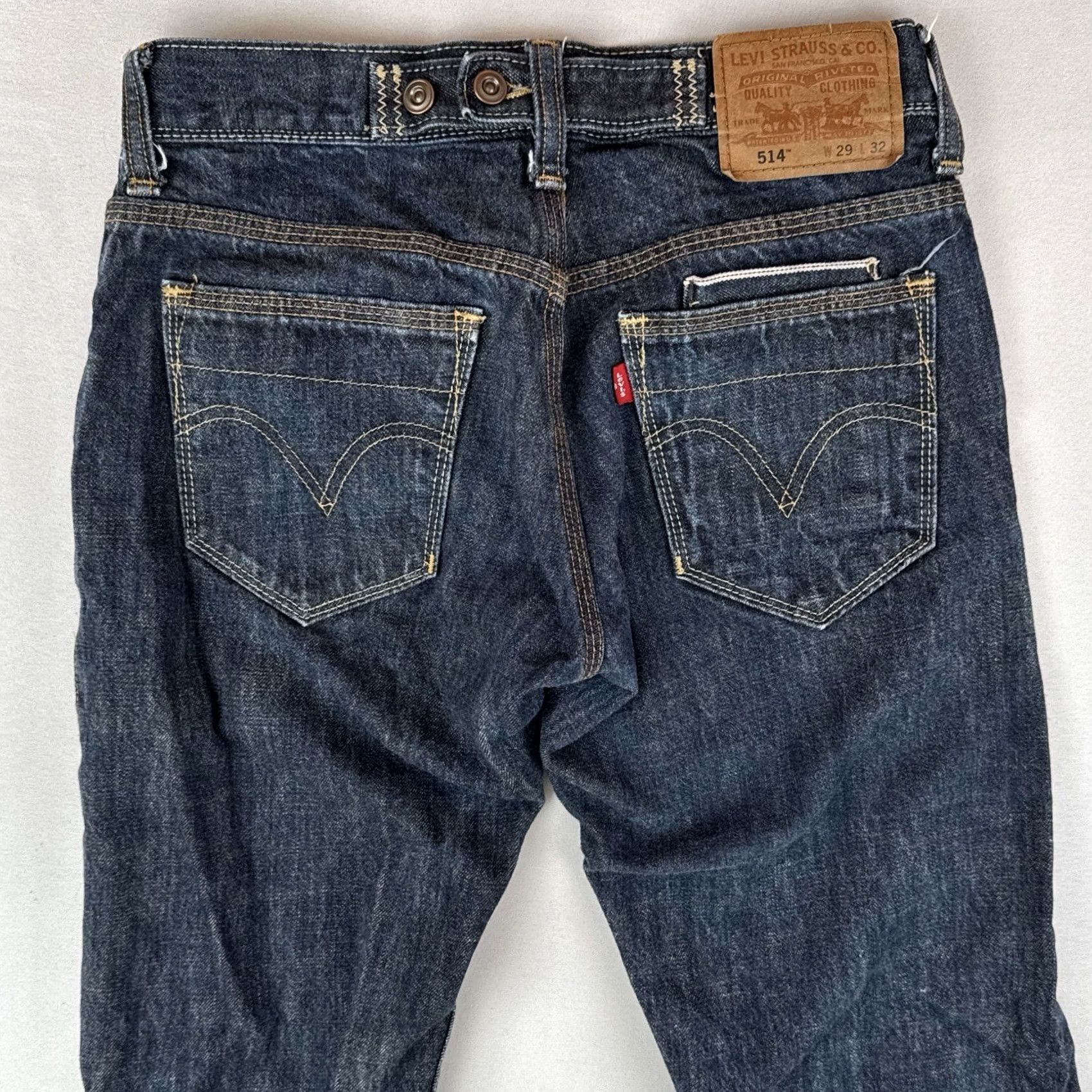 Levi's Levi’s 514 Slim Straight Jeans Dark Wash Denim Buckle Back Selvedge 29x32 Men Jeans Regular Cotton Button Zip Back Cinch Vintage No 5-Pocket Size US 29 - 2 Thumbnail