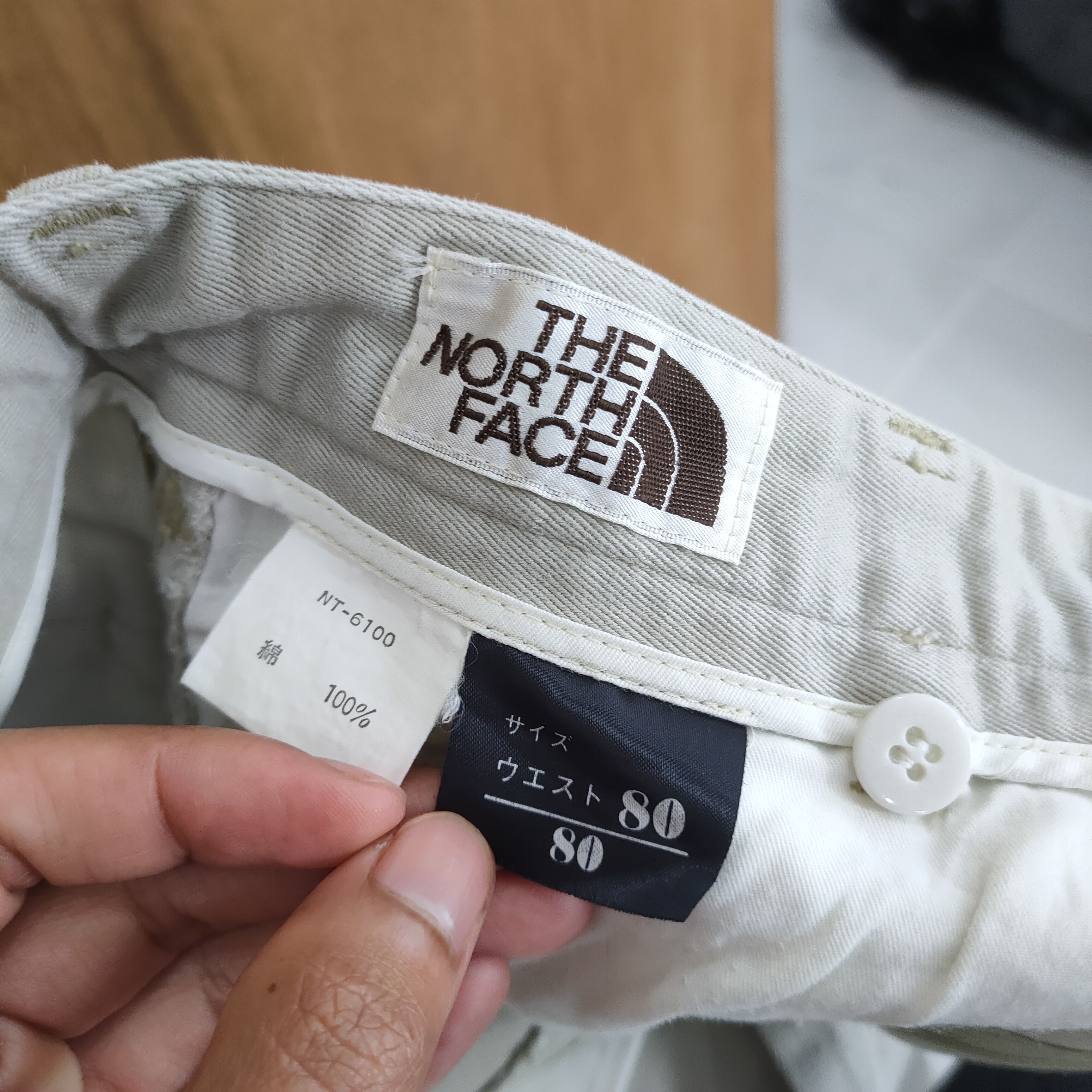 The North Face THE NORTH FACE LIGHT GREY TROUSER CHINO PANTS Size US 30 / EU 46 - 7 Thumbnail