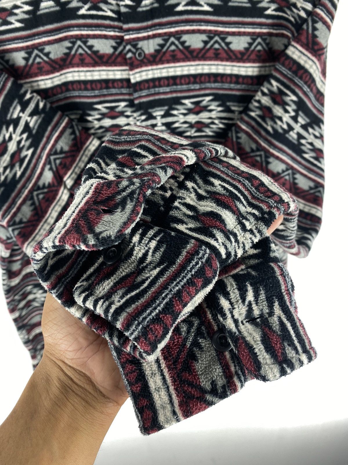 Flannel Uniqlo Flannel Navajo Unique Pattern Button Up Size US M / EU 48-50 / 2 - 10 Thumbnail