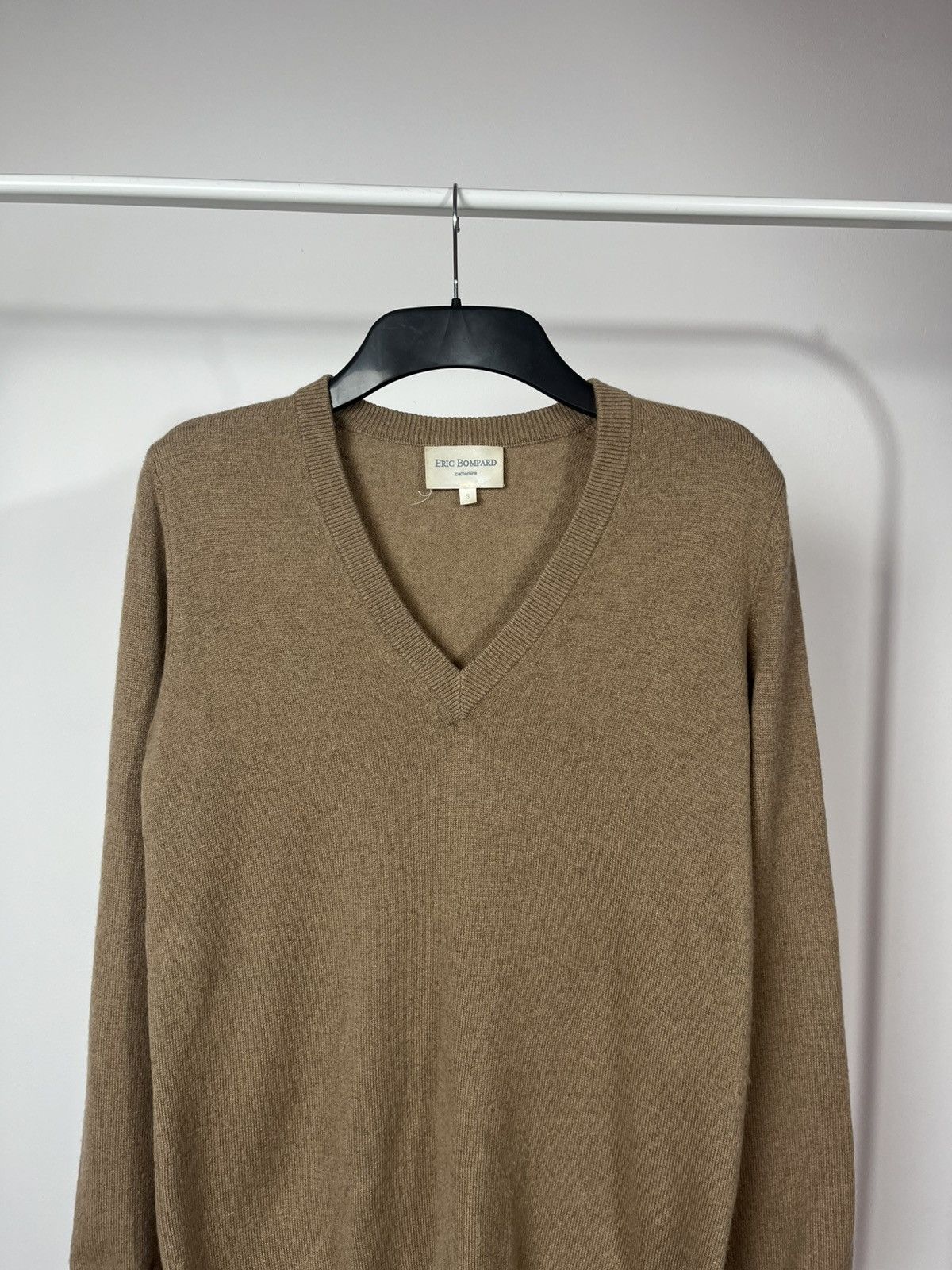 Other Women’s Eric Bompard 100% Cashmere V-Neck Sweater Size S Size S / US 4 / IT 40 - 2 Thumbnail