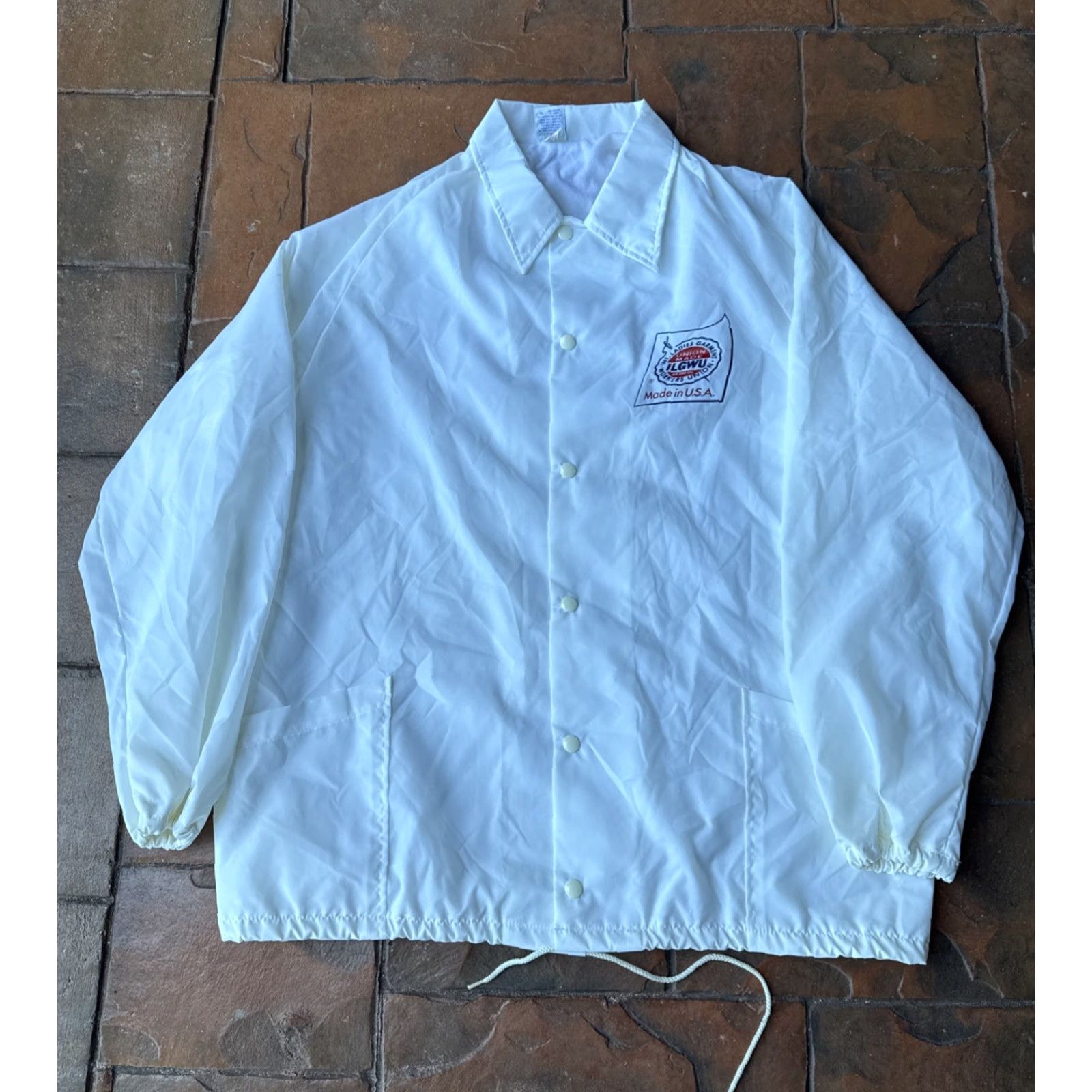 Vintage VINTAGE ILGWU Workers Union Employee Nylon Jacket XL White RARE - ILGWU - Jacket, Windbreaker, Unisex Adults, 80s, Logo, Button Closure Size US XL / EU 56 / 4 - 2 Thumbnail