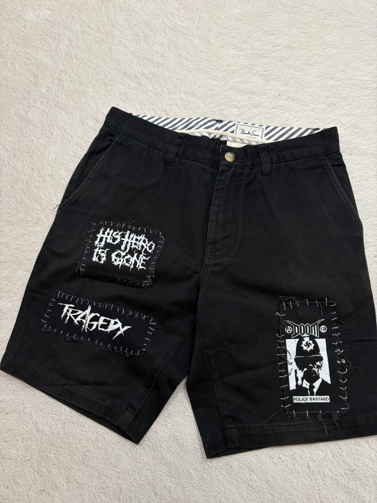 Undercover 90s Mf doom punk short panst y2k style Size US 29 - 2 Thumbnail
