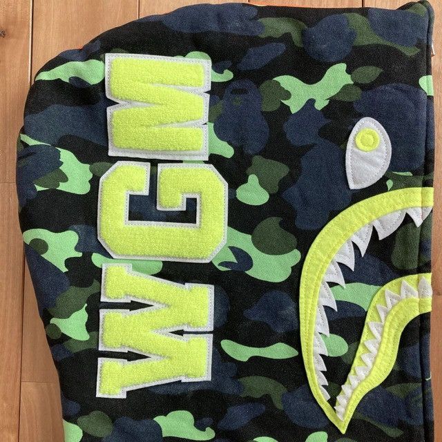 Bape 2015 BAPE 1st Camo Neon Shark Full Zip Hoodie a bathing ape Size US XL / EU 56 / 4 - 5 Thumbnail