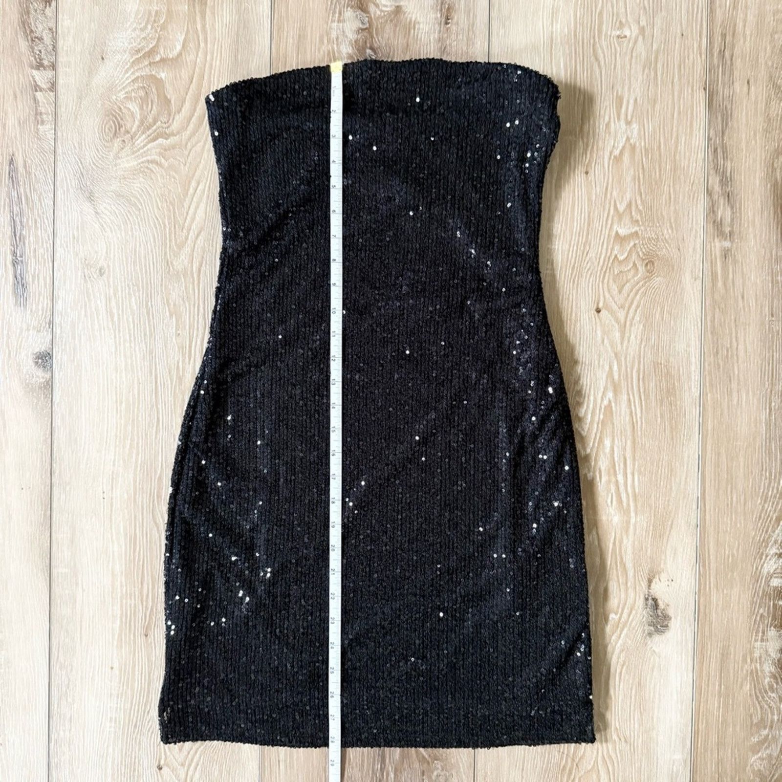 Urban Outfitters Urban Outfitters Larissa Sequin Tube Mini Dress L Size L / US 10 / IT 46 - 11 Thumbnail