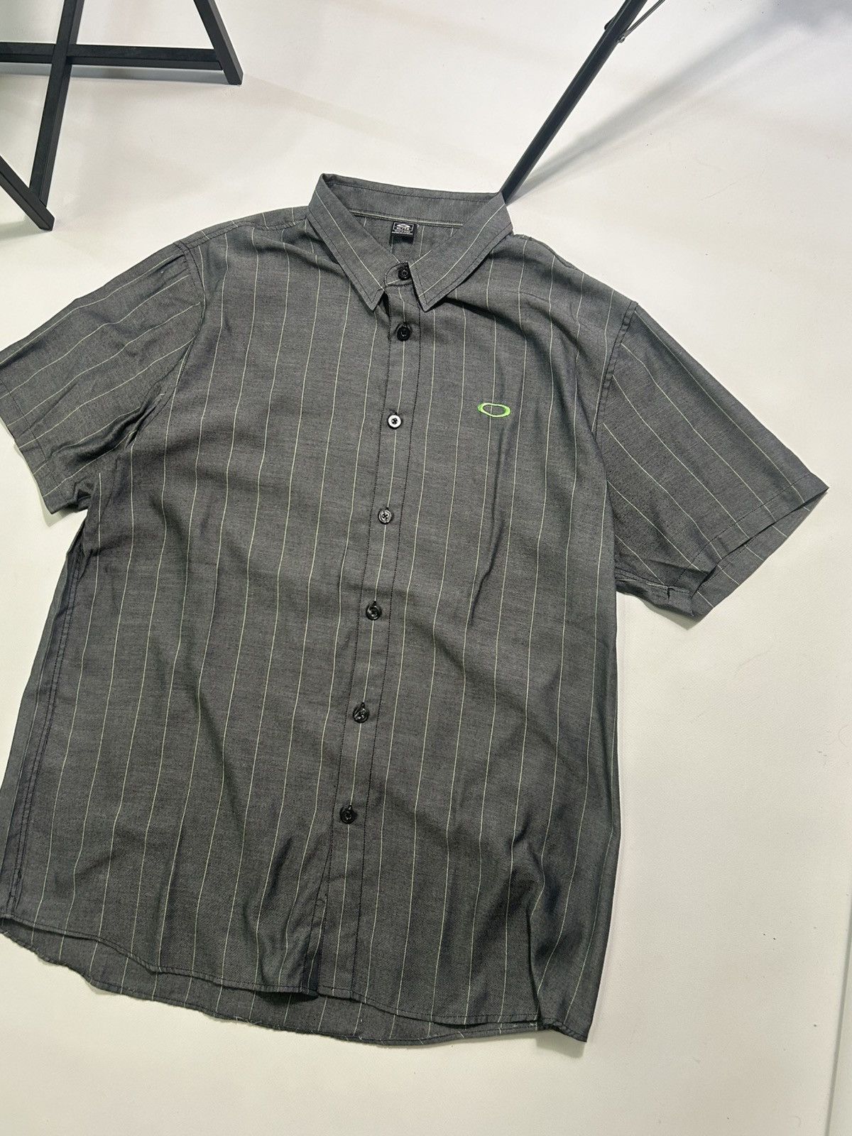 Oakley × Vintage Oakley Outdoor Streetwear Hawaiian Button Shirt Mens XL Size US XL / EU 56 / 4 - 3 Thumbnail