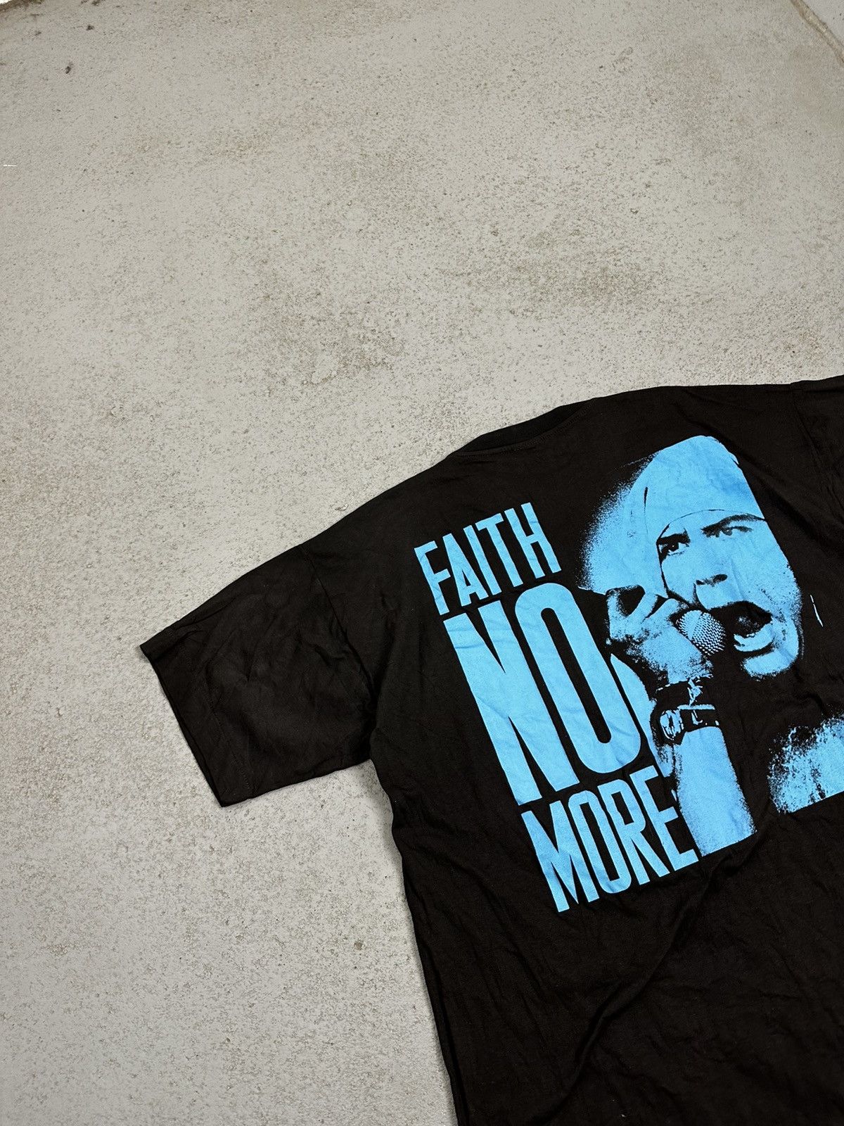 Band Tees Vintage Faith No More Rock T-Shirt Size US XL / EU 56 / 4 - 11 Thumbnail
