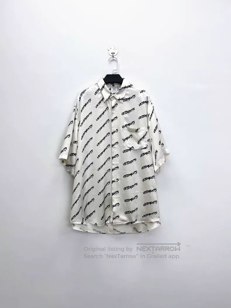 Vetements Vetements Grass Script Bullet Screen Full-print Letter Log Size US M / EU 48-50 / 2 - 1 Thumbnail