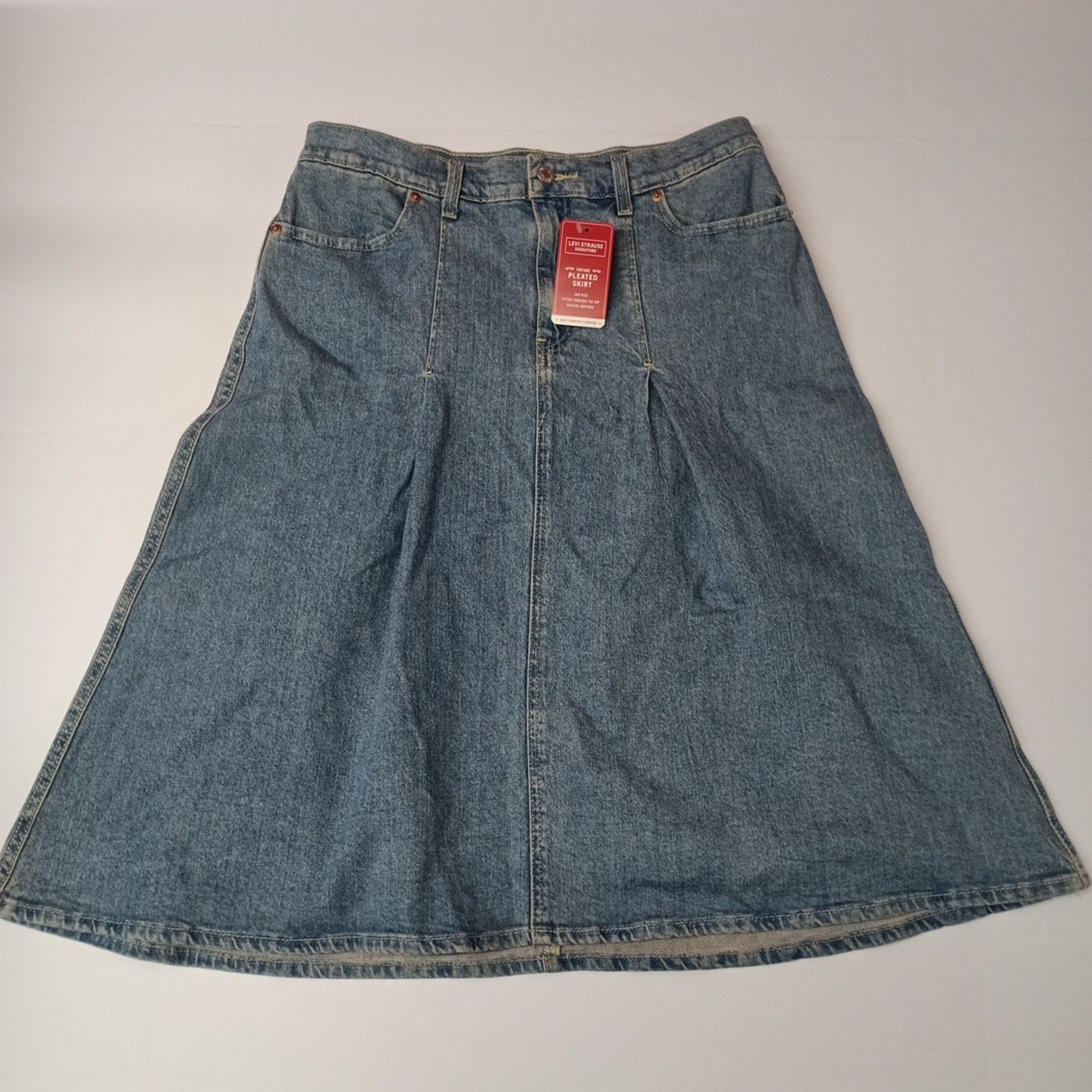 Levi's Levi Strauss Blue Denim Pleated Skirt Women's Size 8 W29 Size 30" / US 8 / IT 44 - 1 Thumbnail