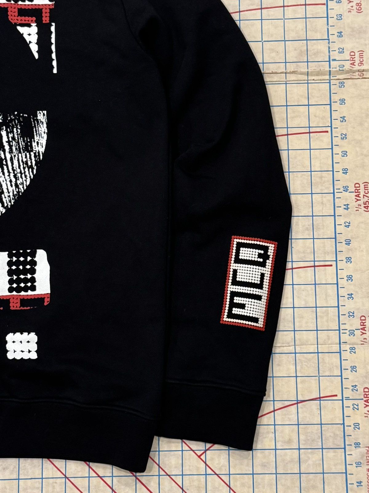 MCQ McQ Alexander McQueen Squared Circle Graphic Crewneck Large Size US L / EU 52-54 / 3 - 4 Thumbnail