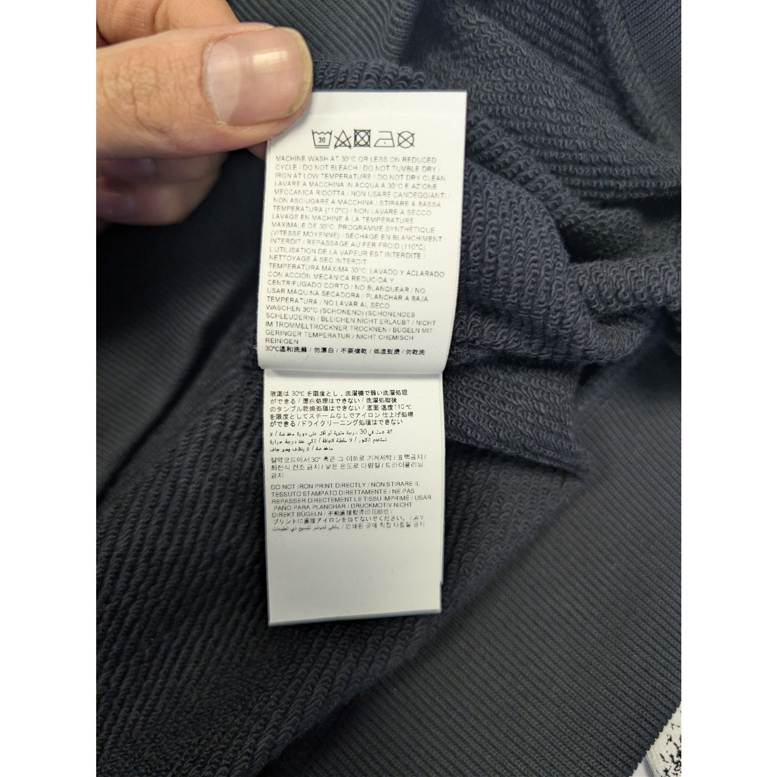 Off-White o1rshd1 Spray Can Arrow Skate Crewneck Sweater in Black Size US S / EU 44-46 / 1 - 17 Thumbnail