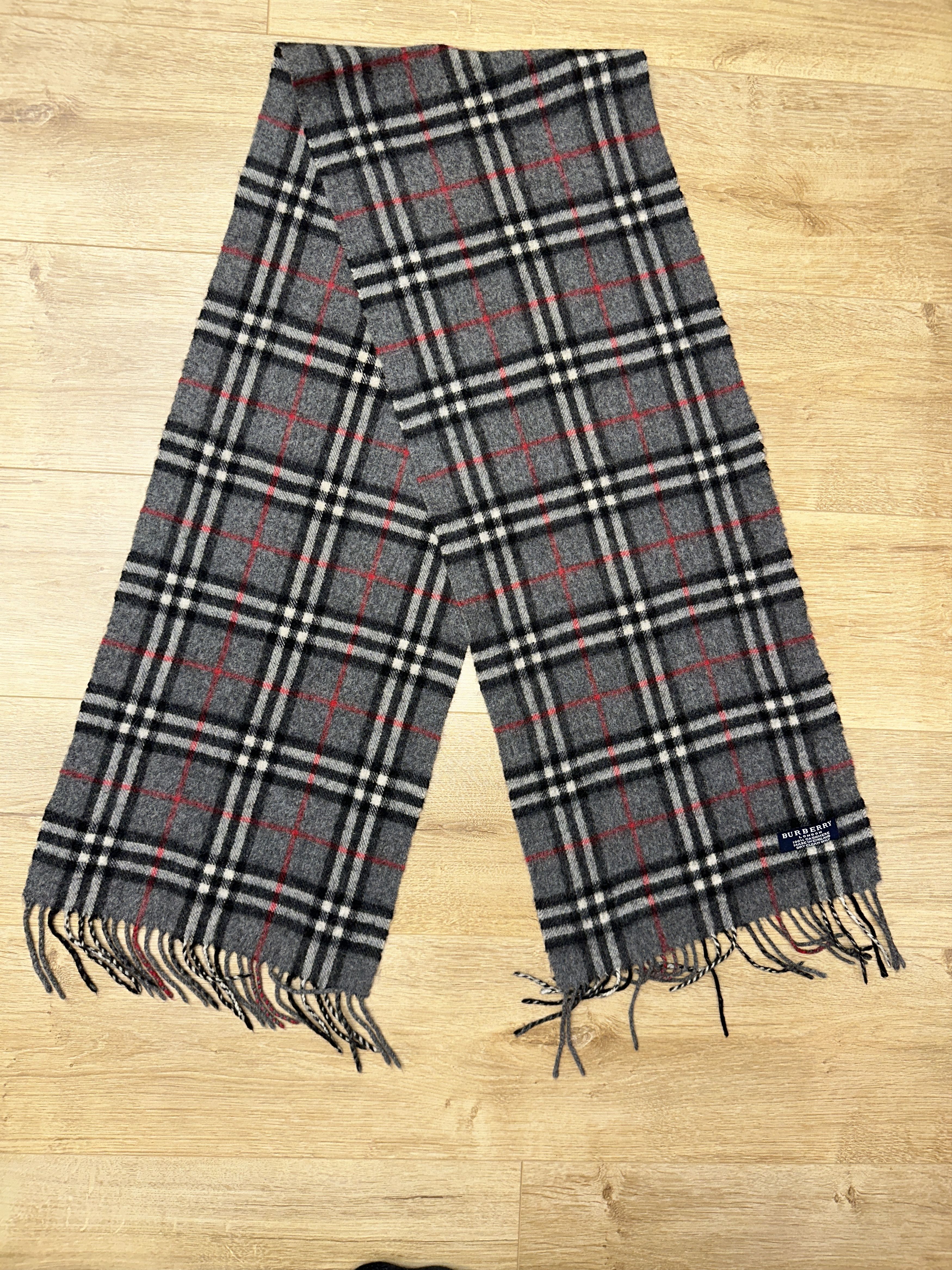 Burberry Iconic Burberry Classic Check 100% Cashmere Scarf 170x30cm Size ONE SIZE - 10 Thumbnail