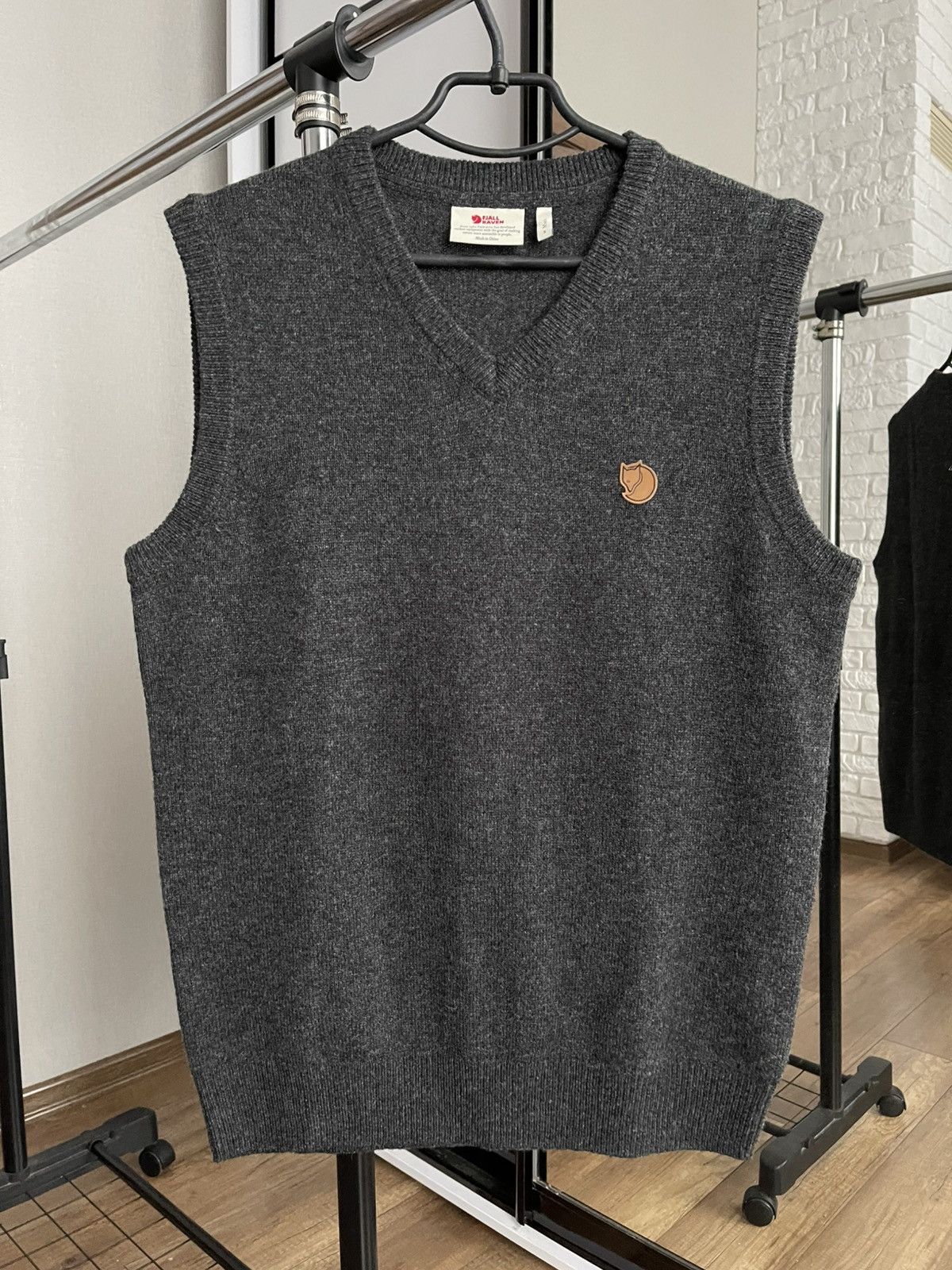 Fjallraven Fjallraven Wool Knit Vest Sweater Size US S / EU 44-46 / 1 - 1 Thumbnail