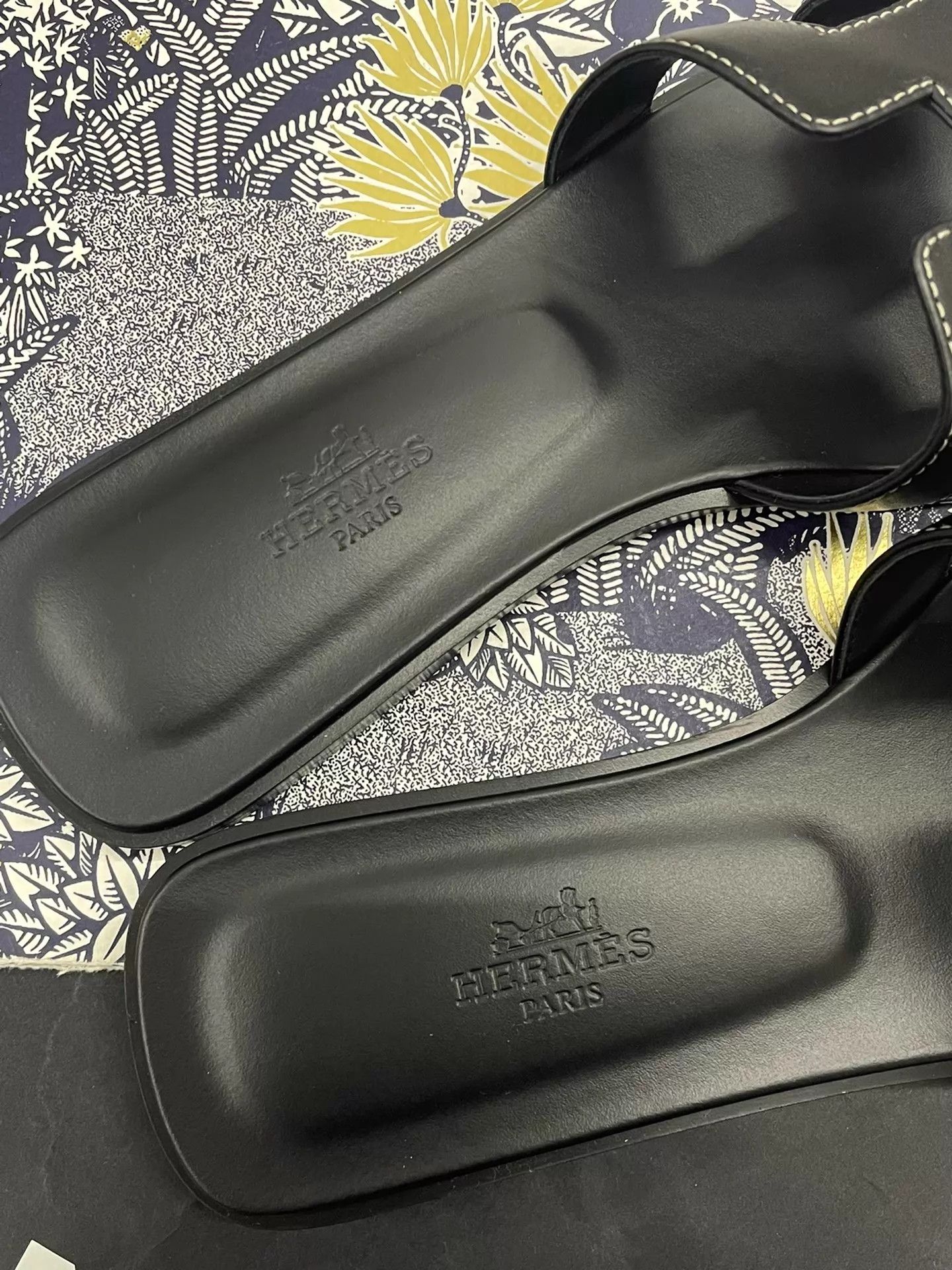 Hermes Hermes Black H Slippers 36.5 New with Box Size US 5.5 / IT 35.5 - 4 Thumbnail