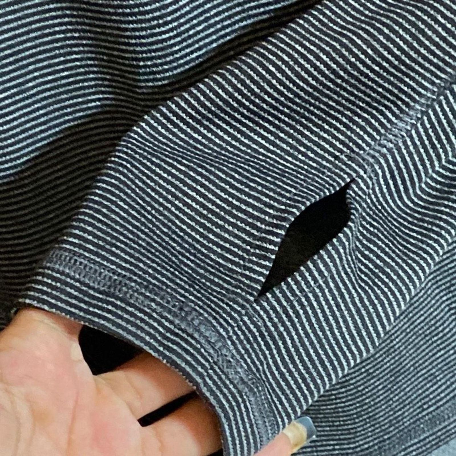 Champion Champion Black Pinstripe Half Zip Athletic Sweater SZ Large Size L / US 10 / IT 46 - 6 Thumbnail