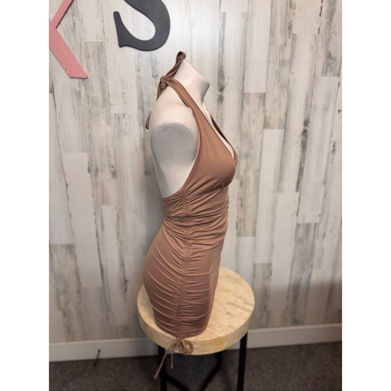 Other Beige Deep V-Neck Ruched Drawstring Halter Backless Mini Dre Size XS / US 0-2 / IT 36-38 - 4 Thumbnail