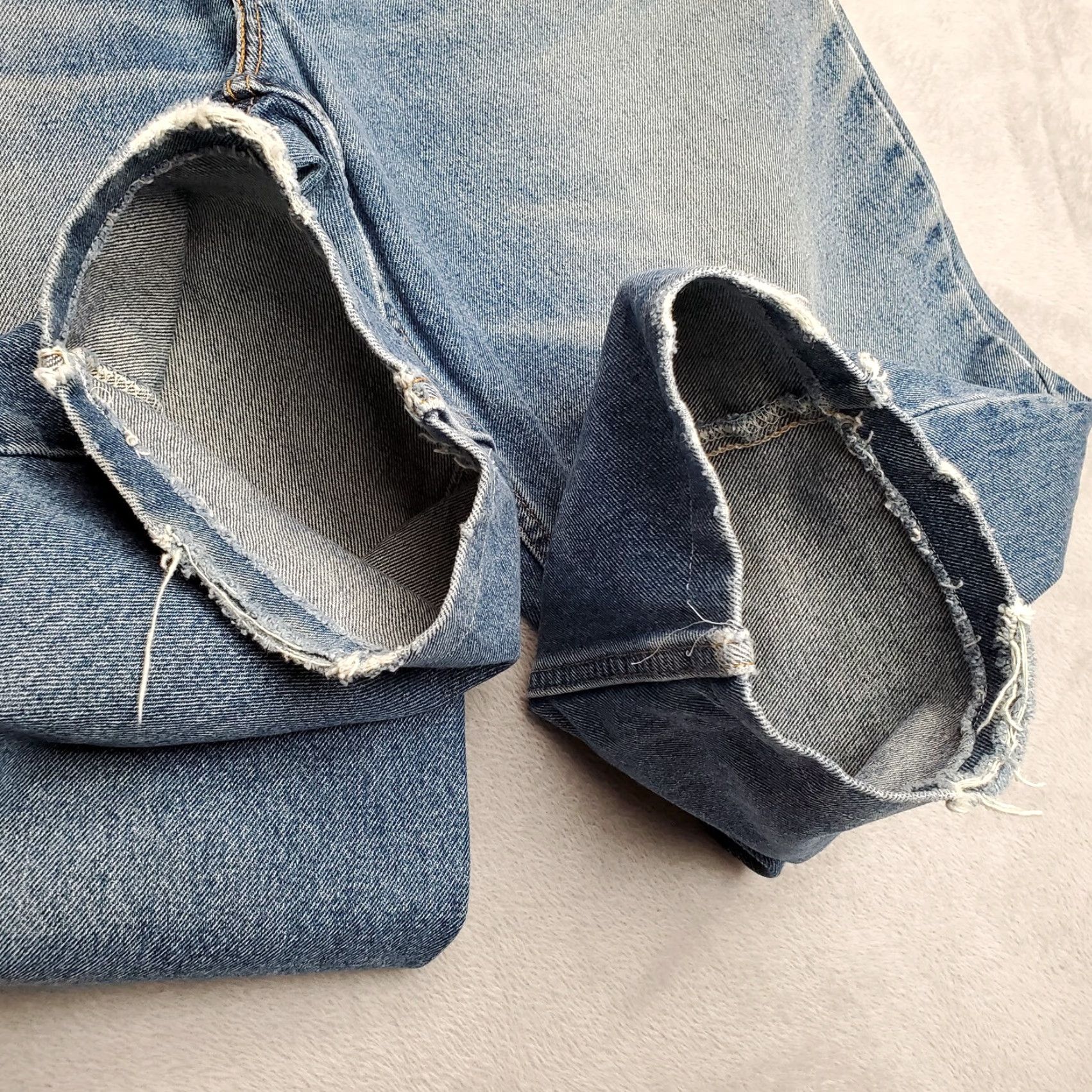 Denime VINTAGE Levis Jeans Mens 38x30 Blue 560 Denim Loose Fit Tapered Leg Cotton VTG 90s USA American Jeans Mens Size US 38 / EU 54 - 4 Thumbnail