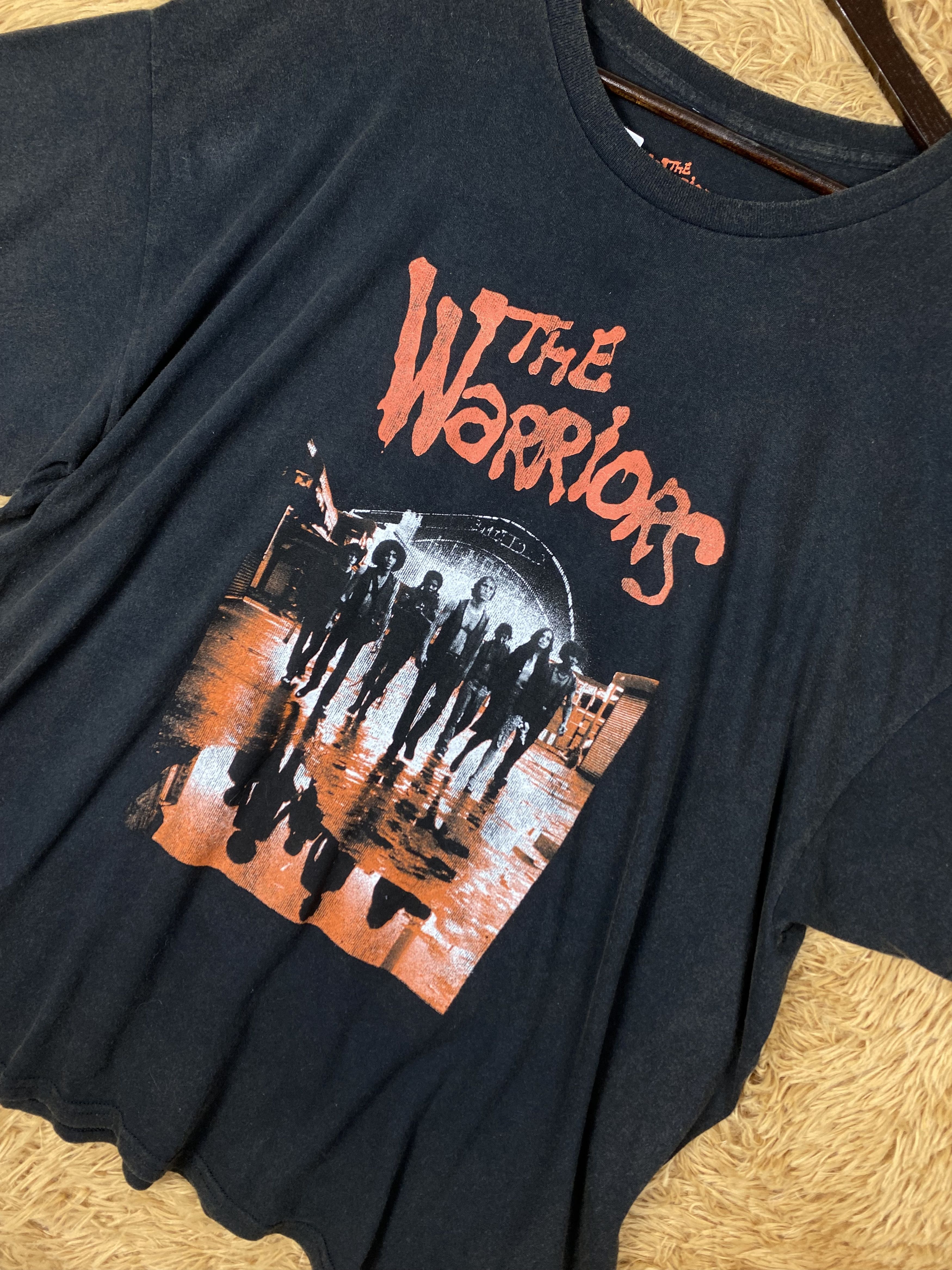 Band Tees Vintage The Warriors Shorts Sleeve T-Shirts Size US XXL / EU 58 / 5 - 2 Thumbnail