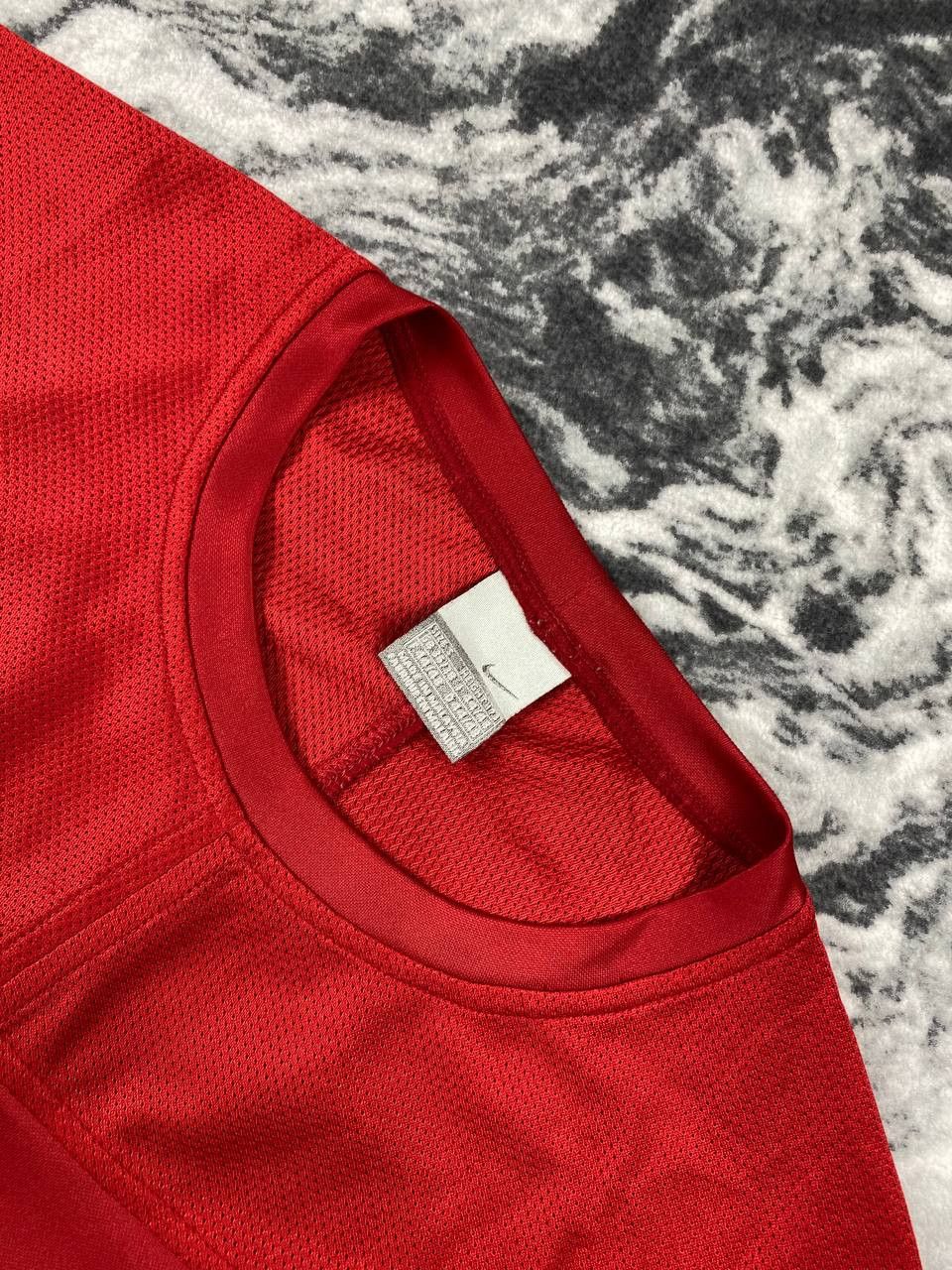 Nike Vintage Nike Air Max Tn T-Shirt 00s Men Size S Red Size US S / EU 44-46 / 1 - 2 Thumbnail