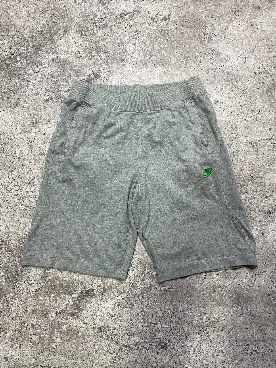 Nike Vintage Nike Gray Sweat Shorts with Green Logo Size S Size US 29 - 1 Thumbnail
