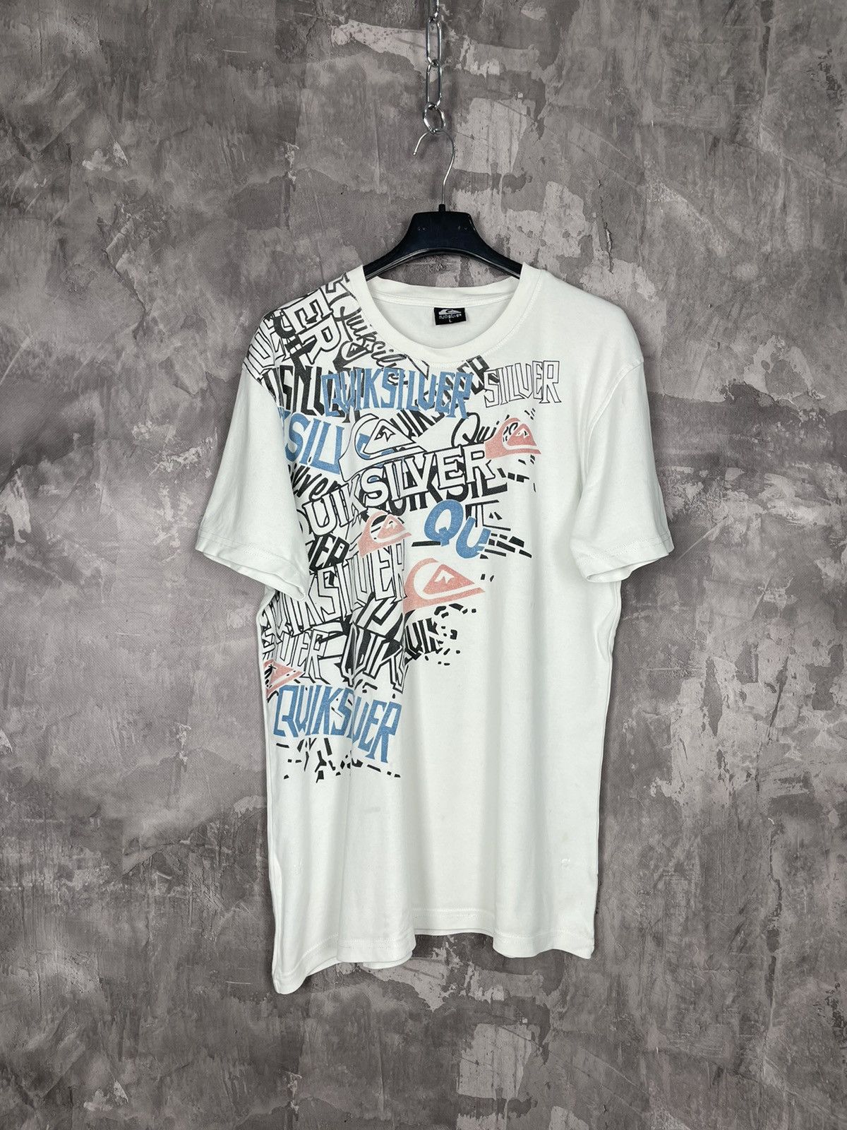 Quicksilver × Quiksilver × Vintage Vintage Quiksilver Y2K Crazy Spell Out Logo Surf T shirt Size US L / EU 52-54 / 3 - 1 Thumbnail