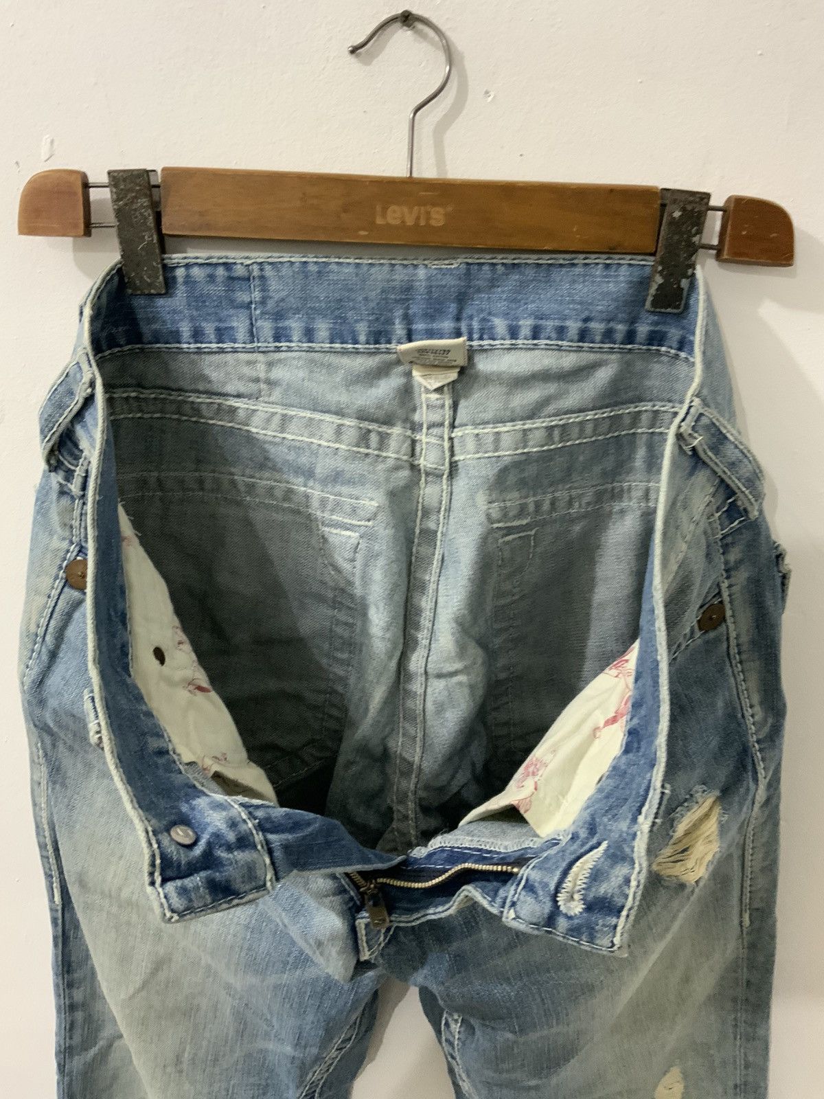 True Religion True Religion Distressed Acid Wash Fade Jeans Size US 33 - 19 Thumbnail