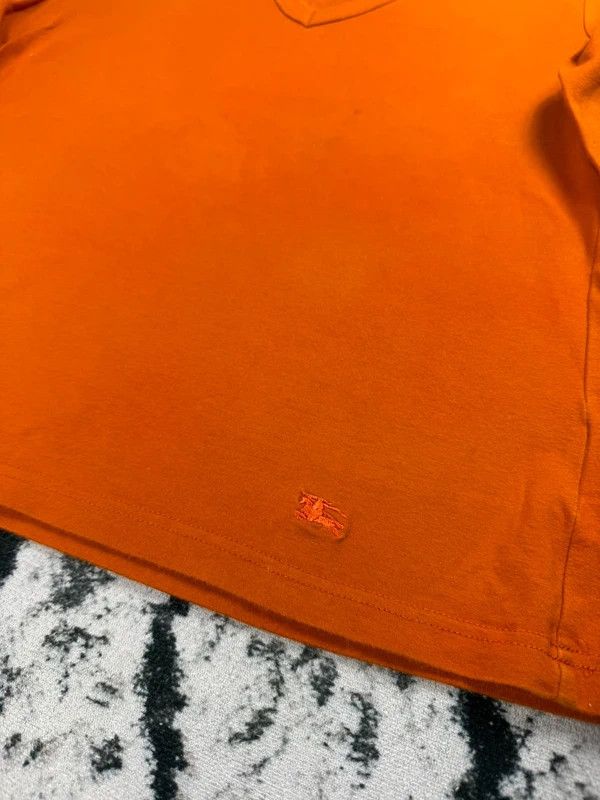 Burberry Burberry orange longsleeve T-shirt L pattern Size US L / EU 52-54 / 3 - 3 Thumbnail