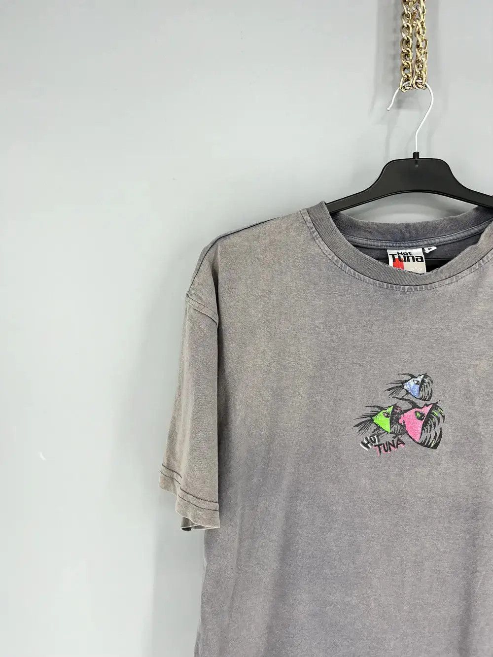 Band Tees Vintage 90s Hot Tuna USA Surfboarding Grey Faded TShirt Size US S / EU 44-46 / 1 - 4 Thumbnail