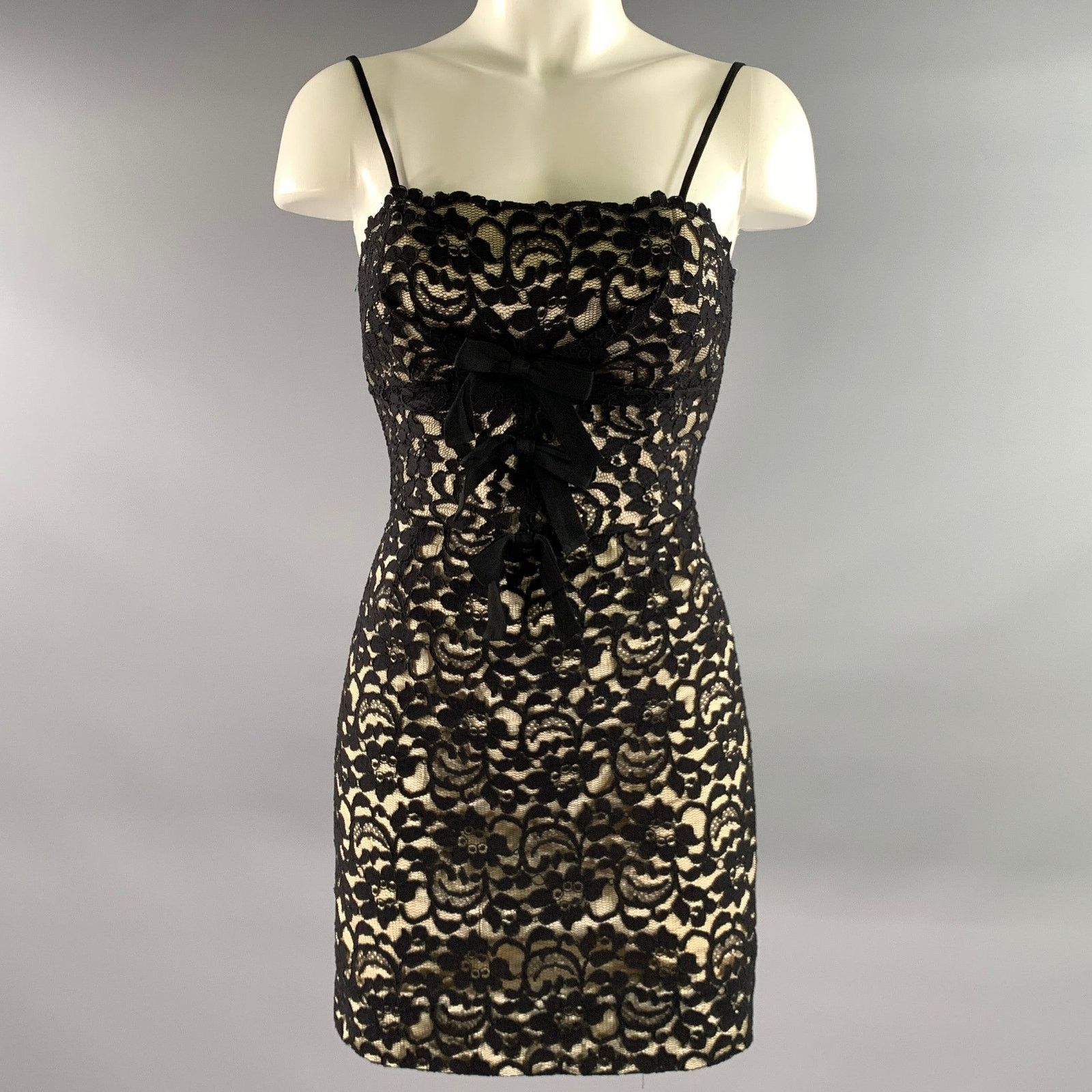 Moschino MOSCHINO Size 2 Black Acetate Rayon Floral Fitted Mini Dress Size XS / US 0-2 / IT 36-38 - 1 Thumbnail