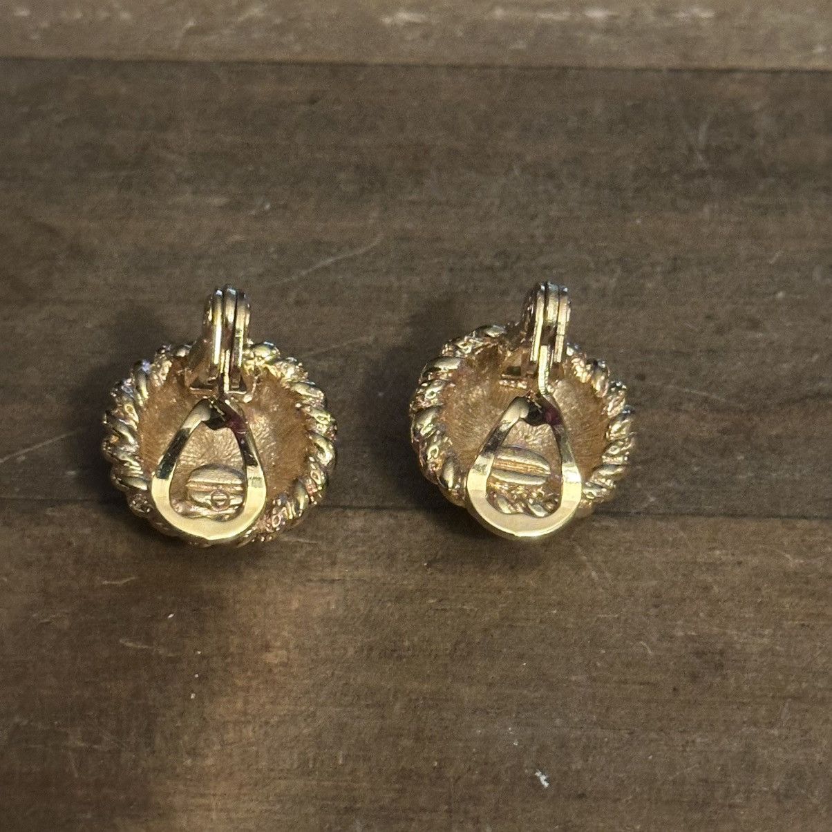 Monet Vintage Monet clip on coiled rope dome earrings Size ONE SIZE - 4 Thumbnail