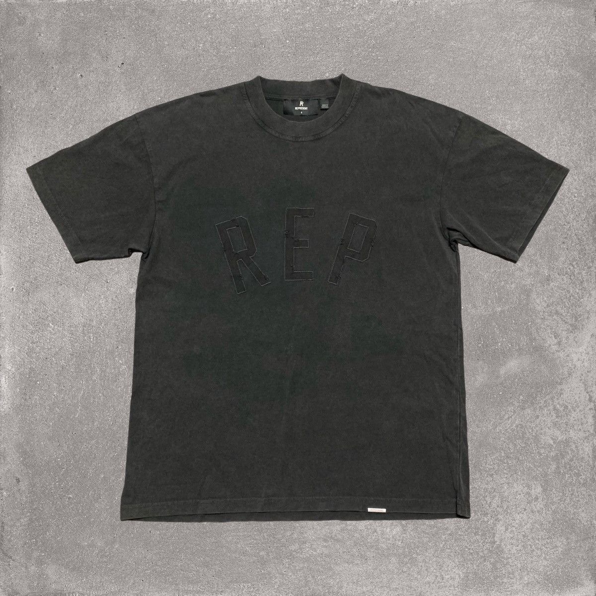 Represent Clo. Represent Small Applique Vintage Black Tee Size US S / EU 44-46 / 1 - 1 Thumbnail