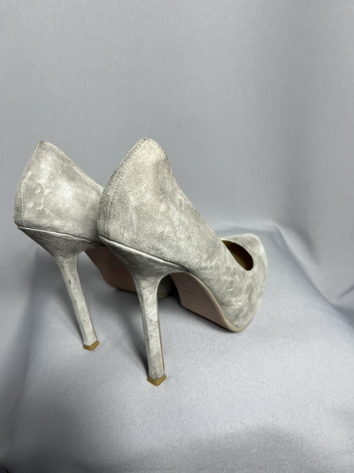 Yves Saint Laurent Yves Saint Laurent Tribute Tribtoo grey Suede Platform YSL Size US 7 / IT 37 - 11 Thumbnail