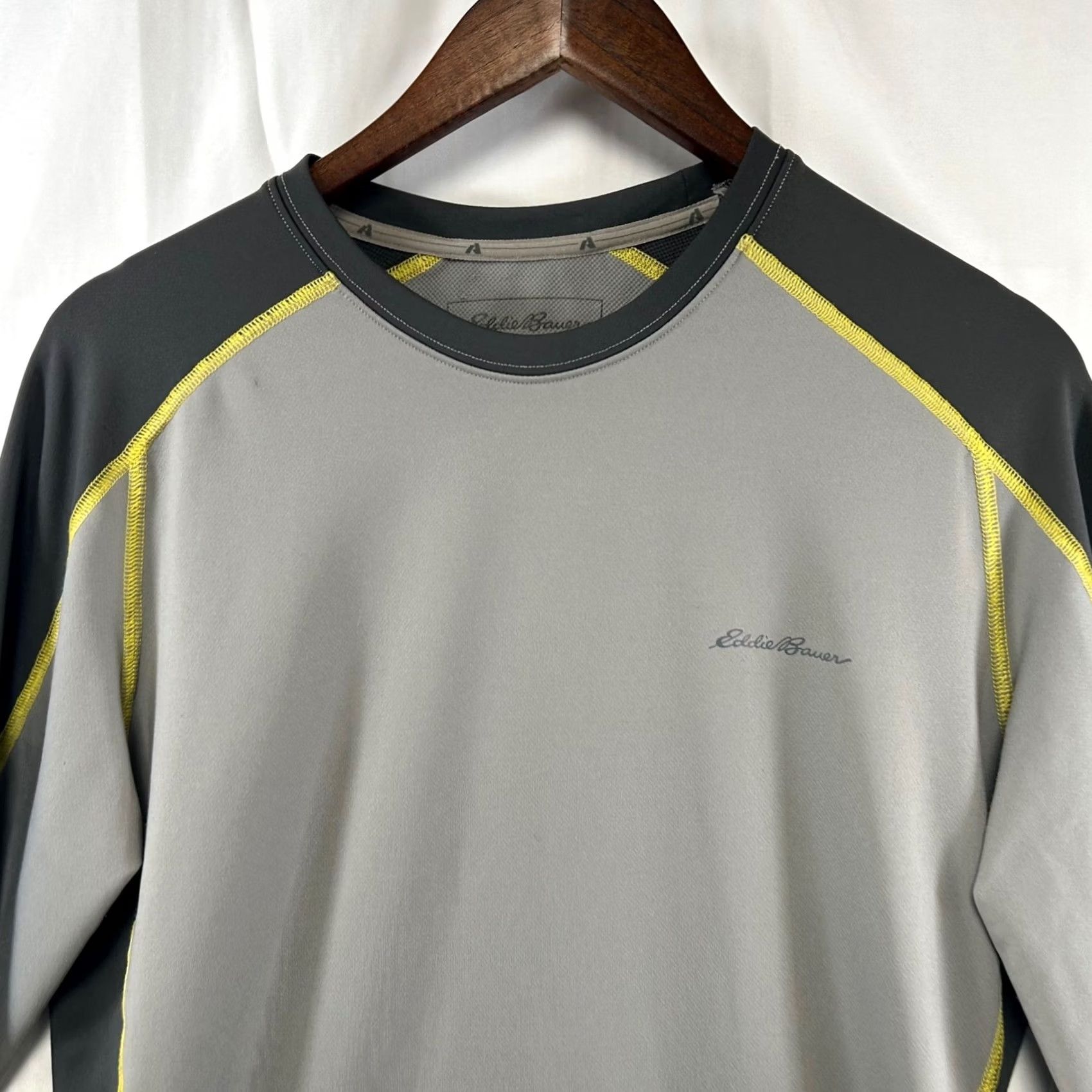 Eddie Bauer VINTAGE? No. Eddie Bauer First Ascent Base Layer Mens Small Grey FreeHeat Pro Long Sleeve Top Size US S / EU 44-46 / 1 - 2 Thumbnail