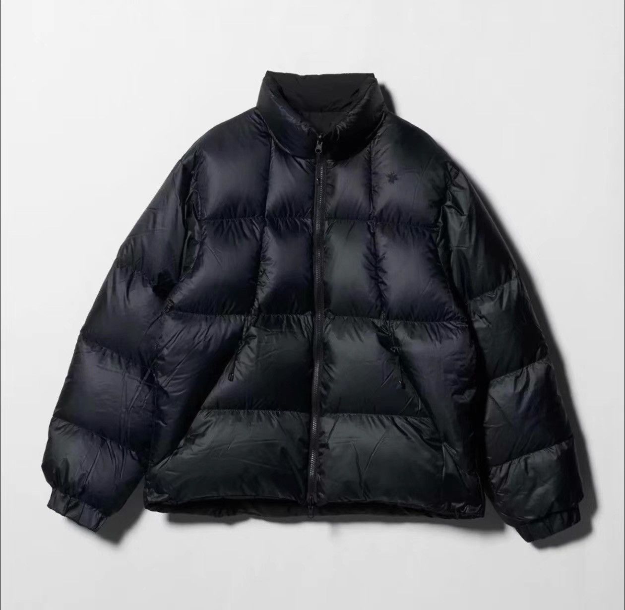 Goldwin Black Puffer Jacket with Zip Closure - Size L Size US L / EU 52-54 / 3 - 1 Thumbnail
