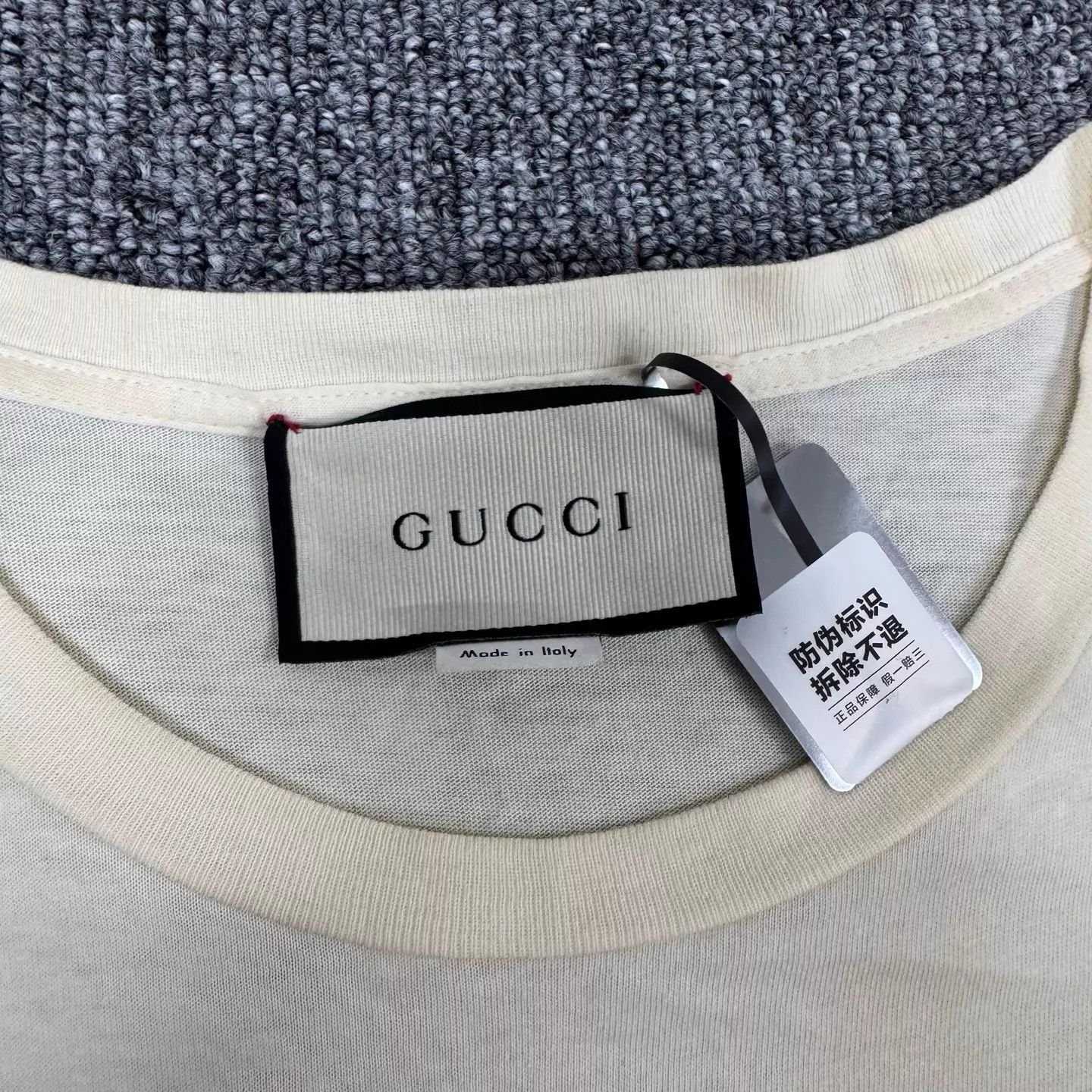 Gucci Gucci Strawberry Sequin Trim SS T-shirt XXS Size US XXS / EU 40 - 5 Thumbnail