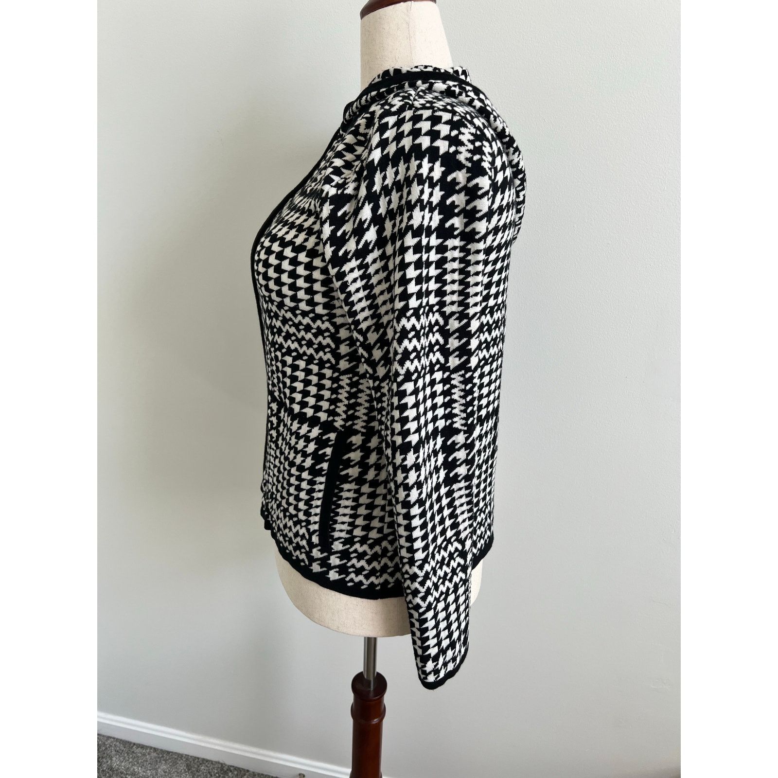 Chicos Chico’s Full Zip Long Sleeve Hooded Sweater SZ 2 (US LARGE) Size L / US 10 / IT 46 - 4 Thumbnail