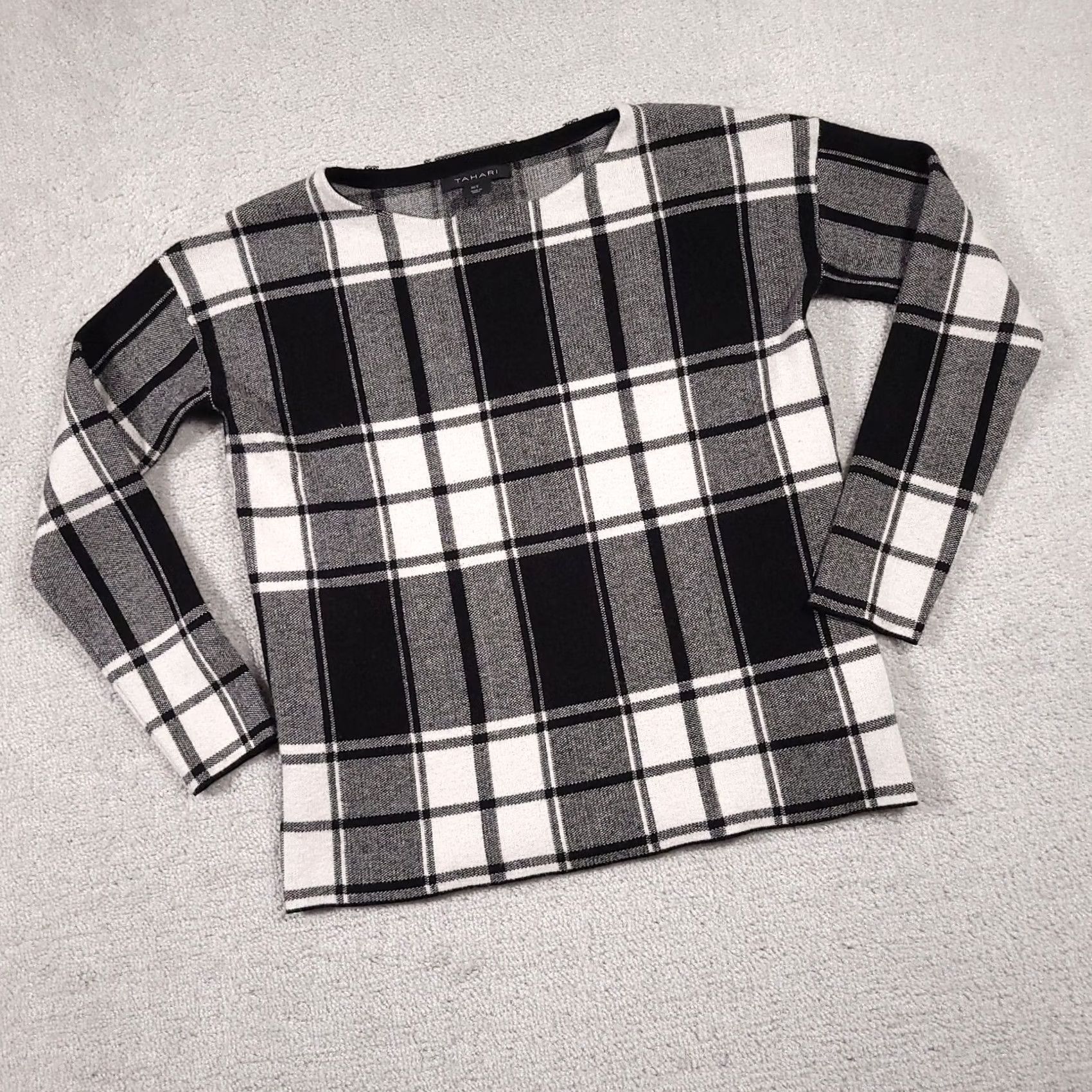 Vintage Tahari Sweater Women's Small Black White Buffalo Plaid Round Neck Boxy Knit Size S / US 4 / IT 40 - 2 Thumbnail