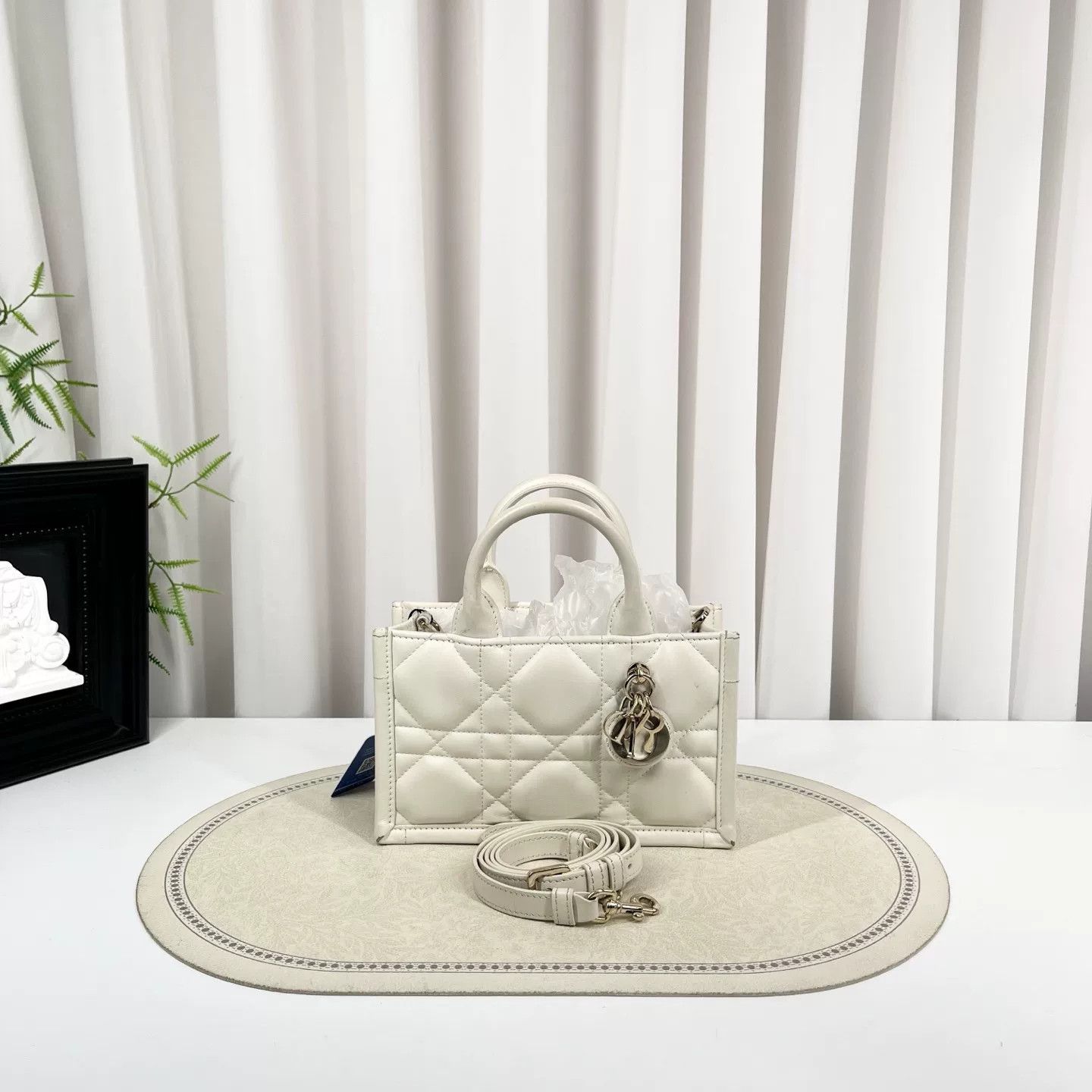 Dior Pre-loved Bag Very good condition Size ONE SIZE - 1 Thumbnail